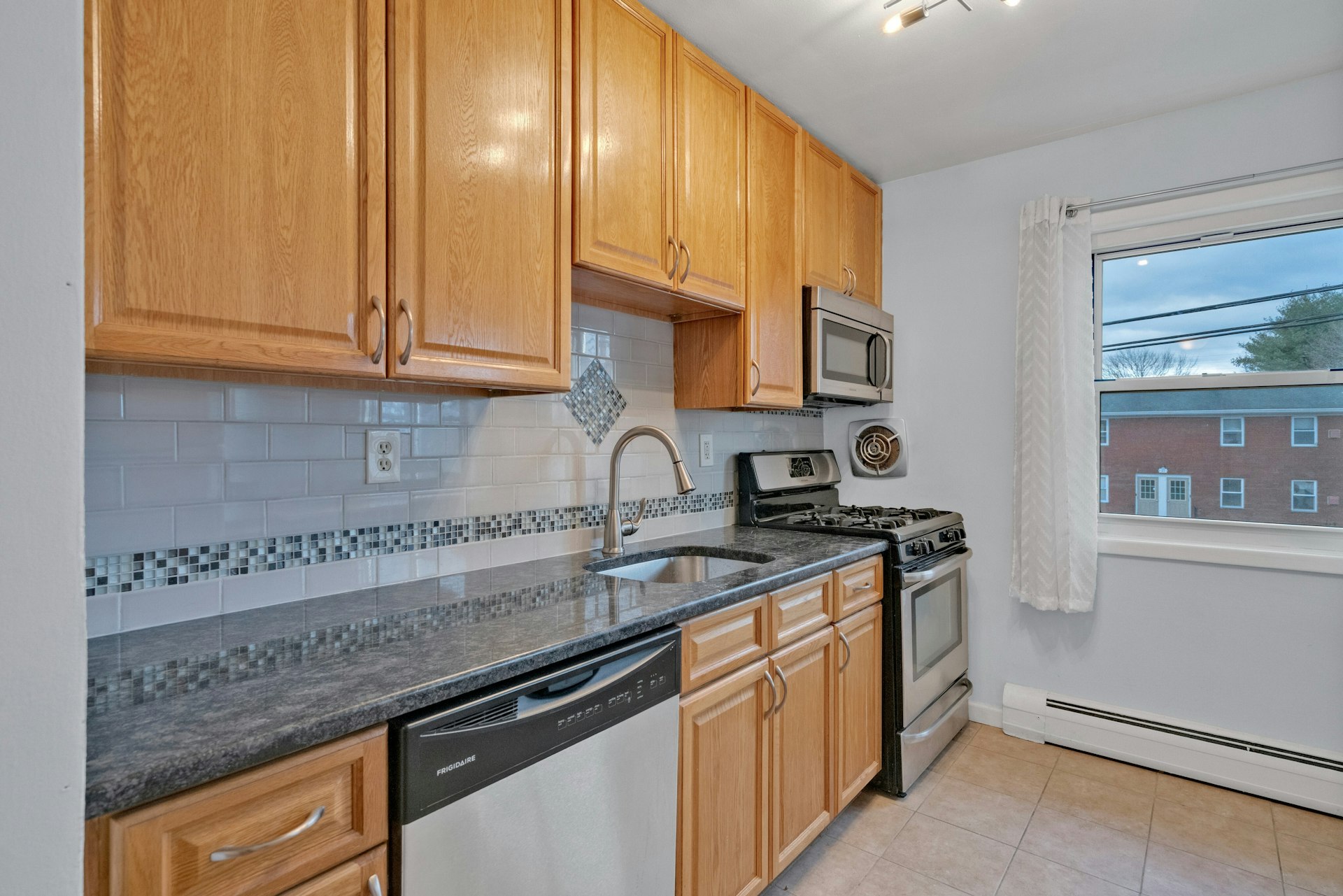 37 Knox Terrace #2B 