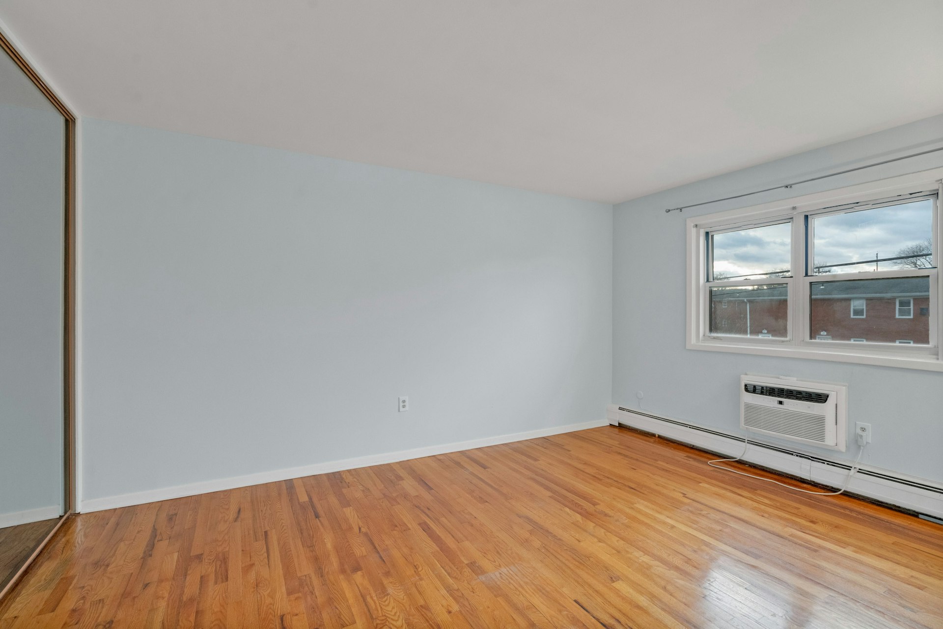 37 Knox Terrace #2B 