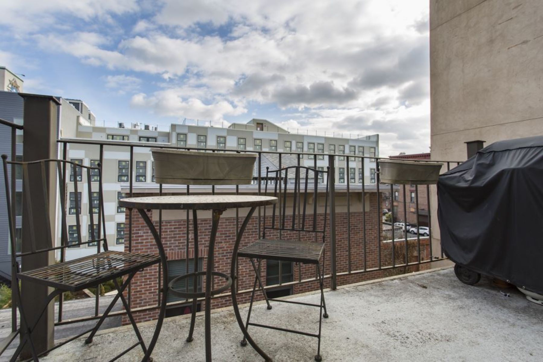 509 Monroe Street, unit 4R 