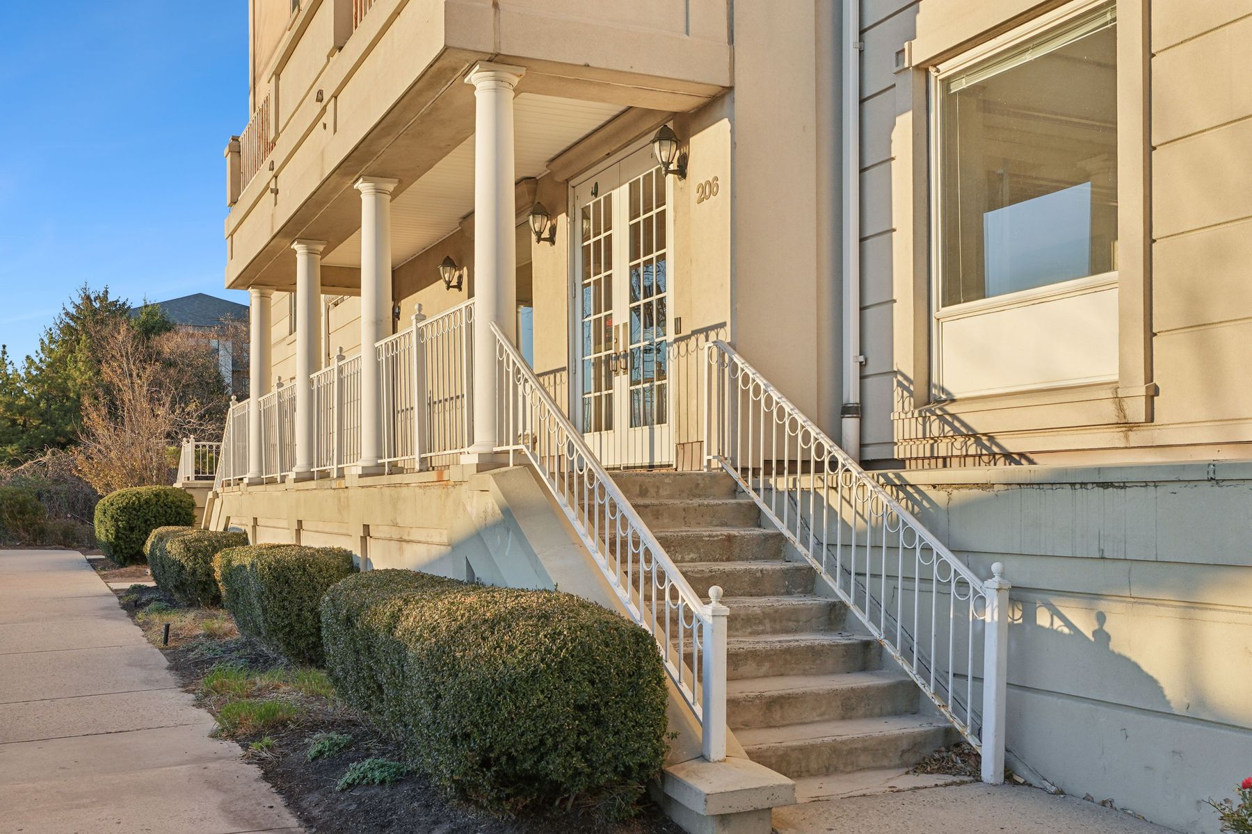 206 Shearwater Court West, unit 74 