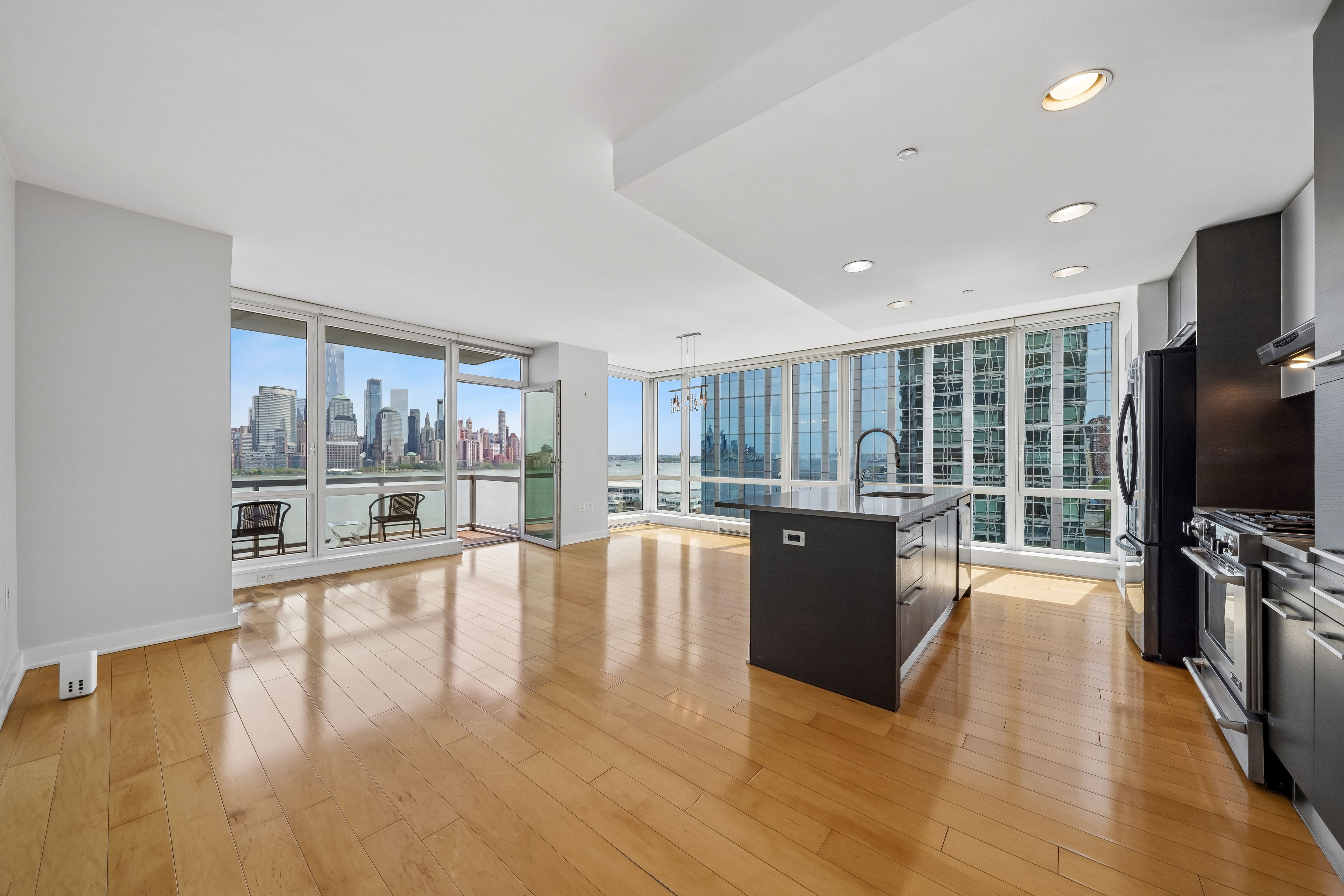 2 2nd Street 1605 