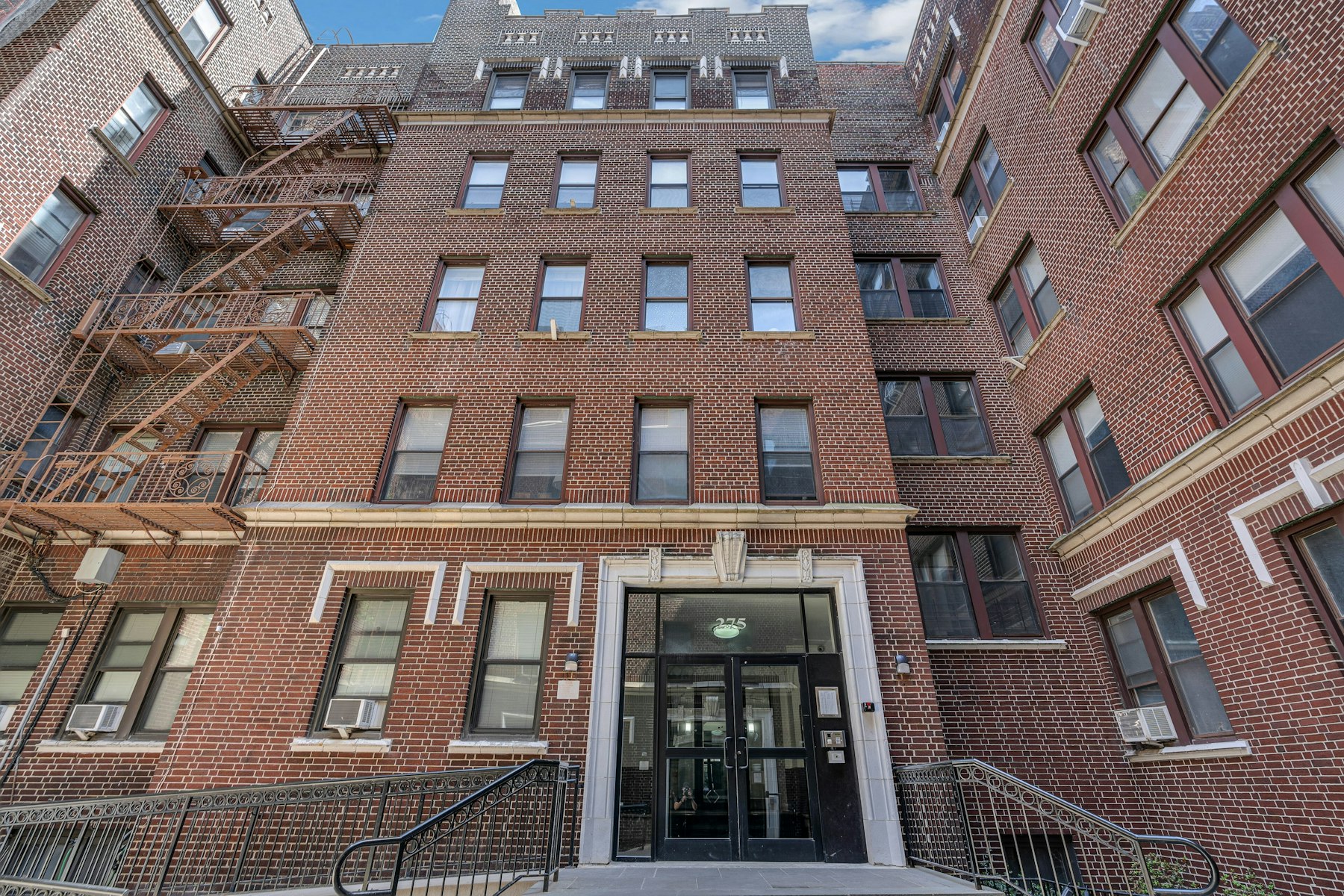 275 Harrison Avenue, unit 507 