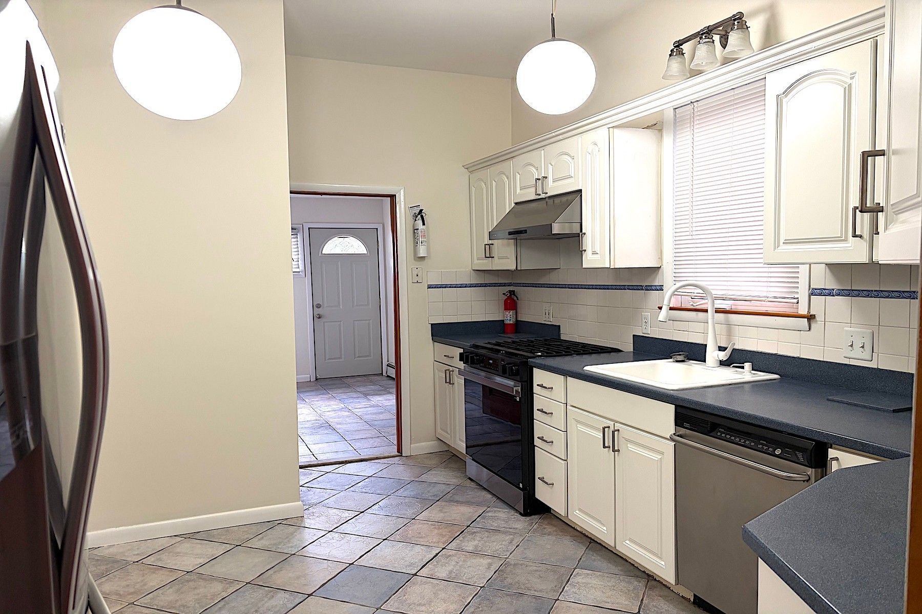 284 Magnoila Ave  #1 