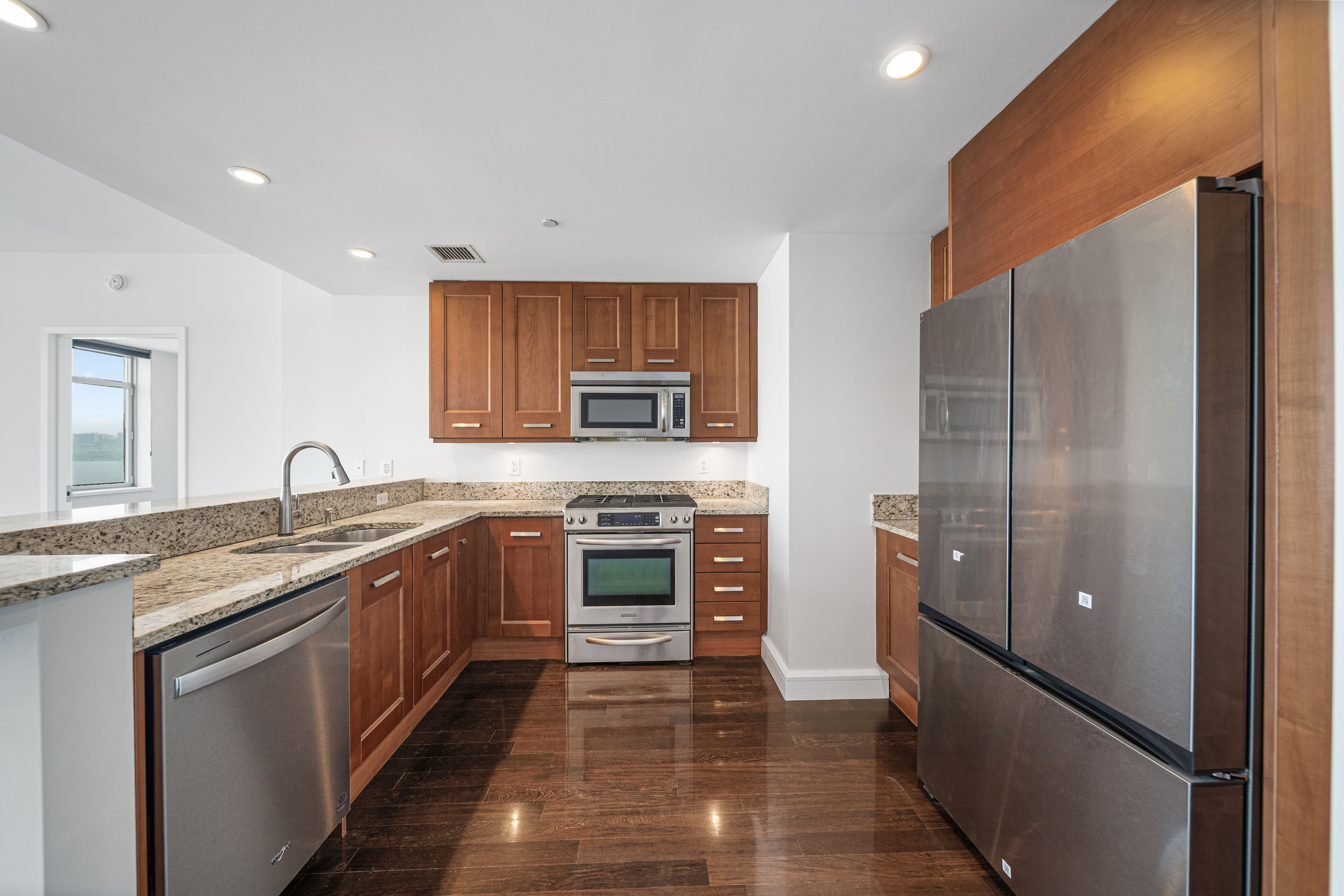 8100 River Road, # 915 
