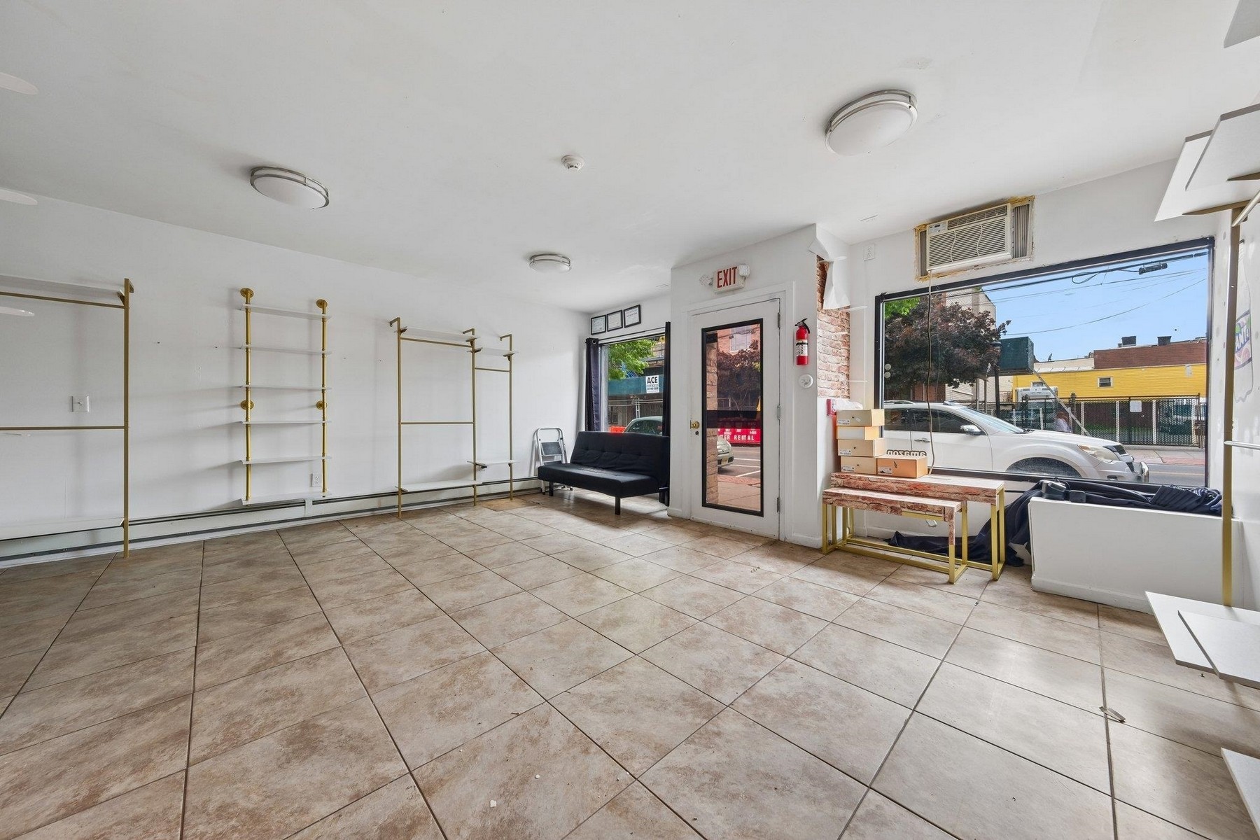 610 New York Ave  1R 