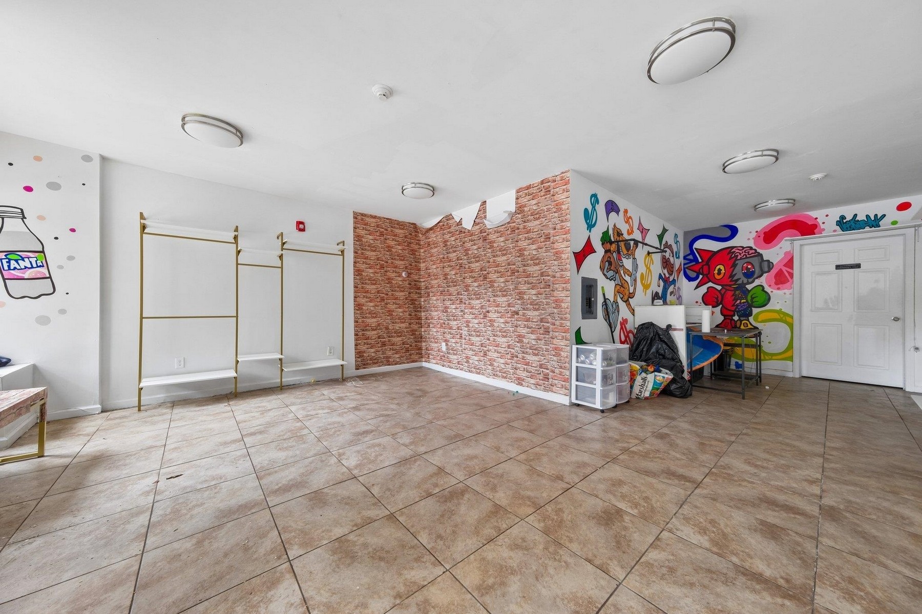610 New York Ave  1R 