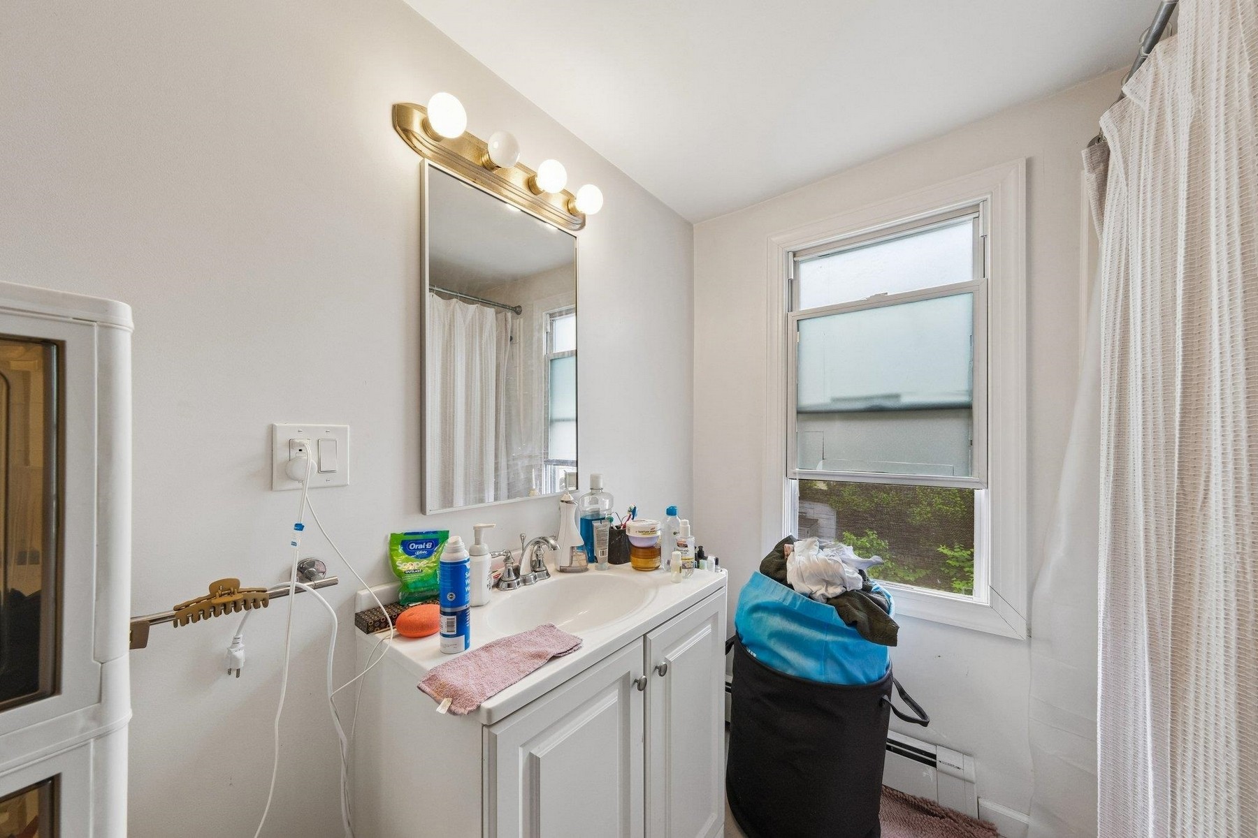 610 New York Ave  1R 