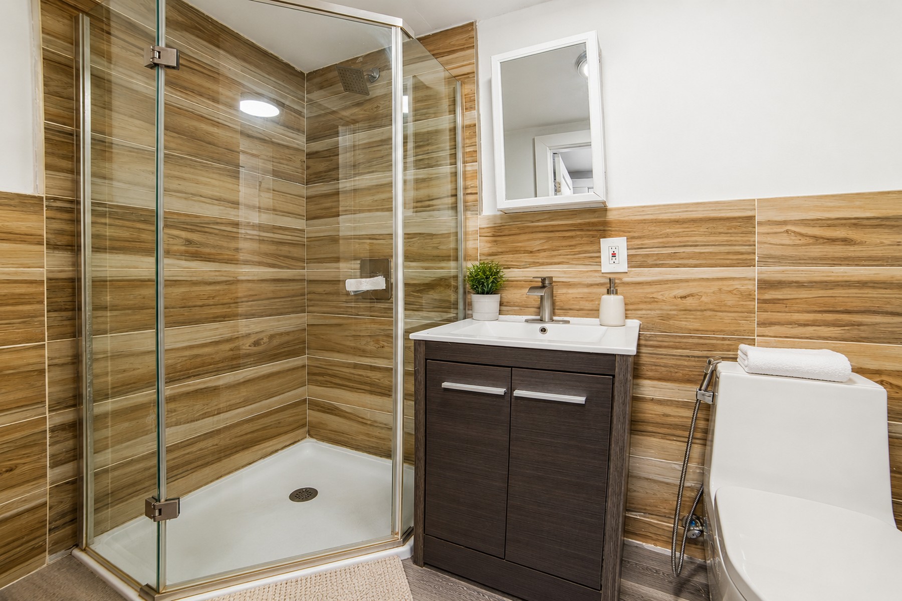 270 Hancock Ave Unit# Unit 2