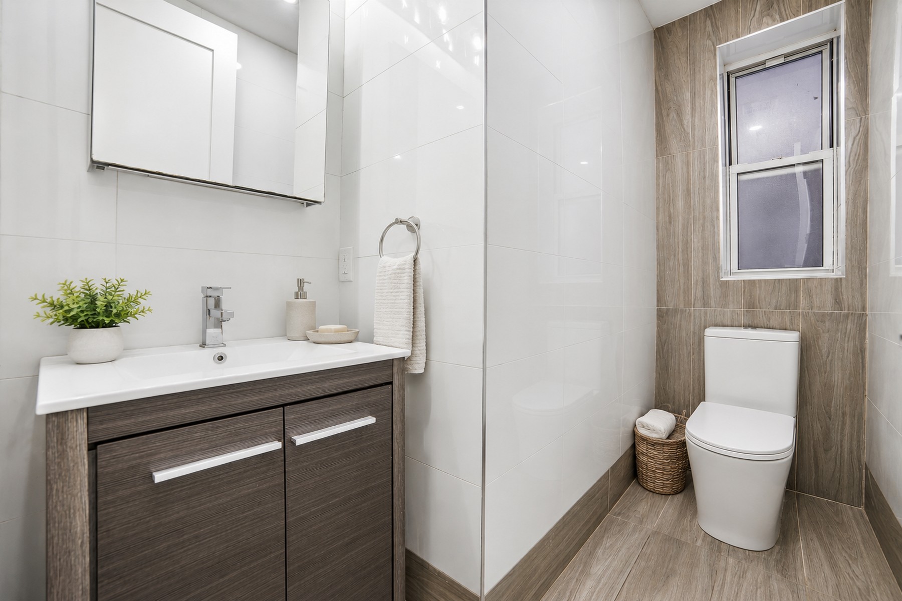 270 Hancock Ave Unit# Unit 2