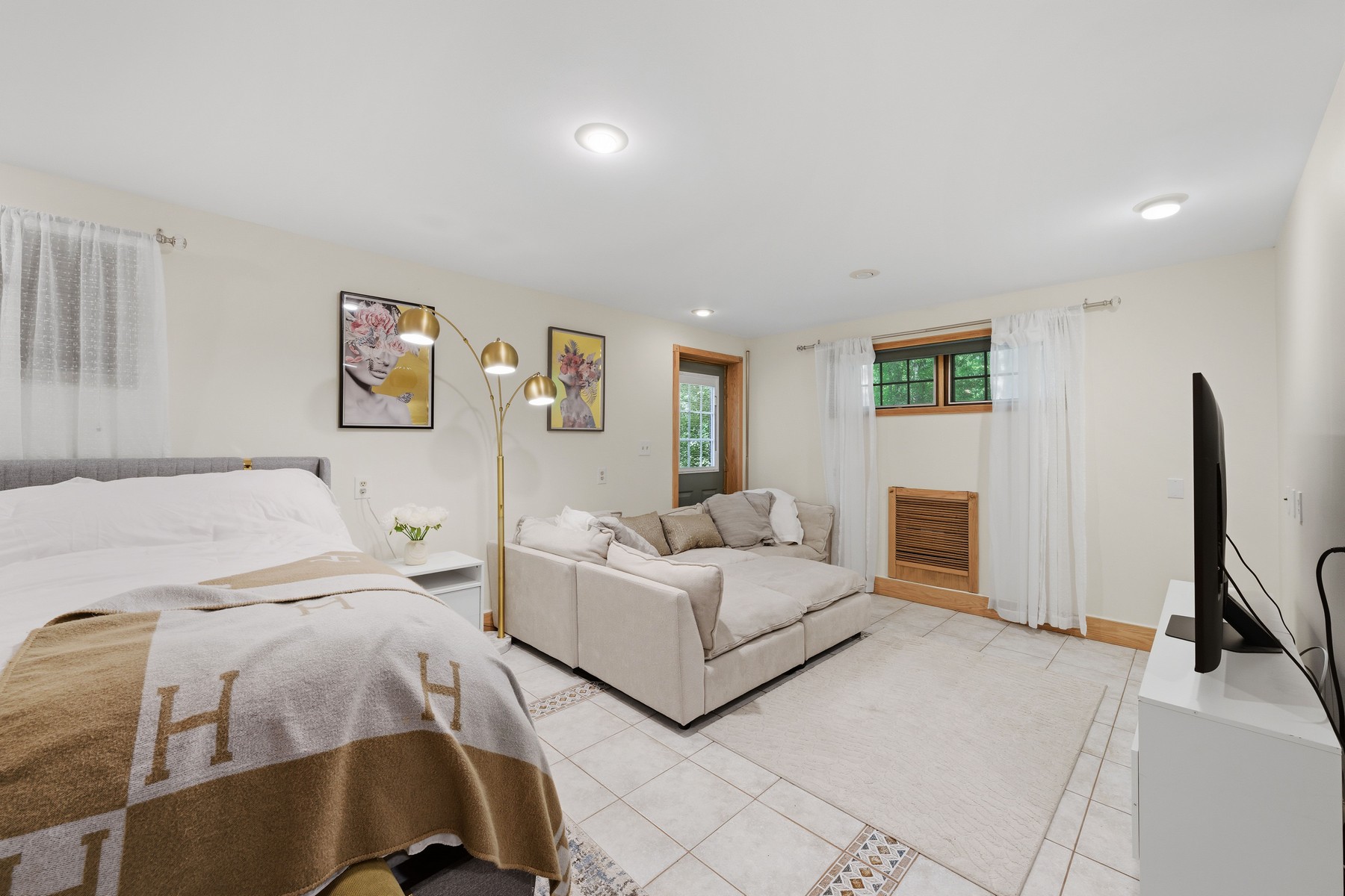 2 Carol Rd 