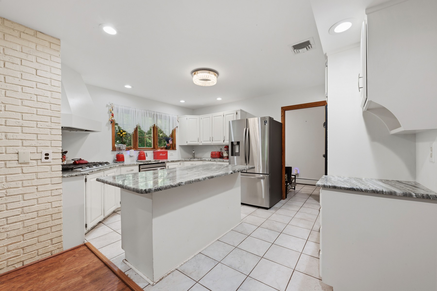2 Carol Rd 