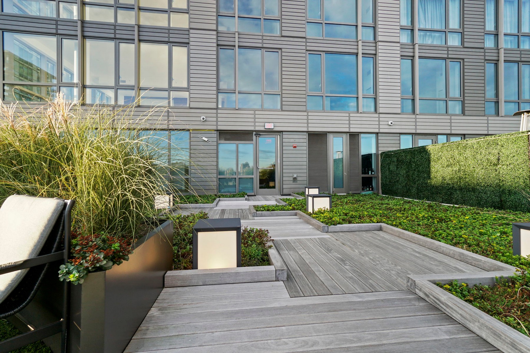 75 Park Lane South, unit 303 