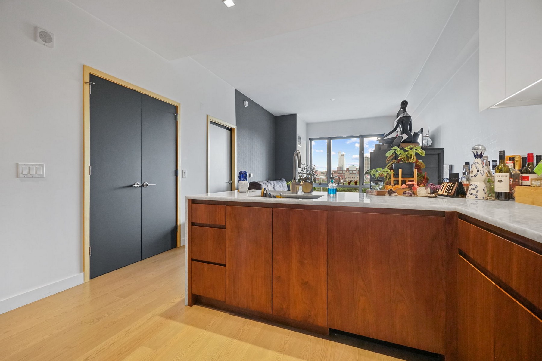 75 Park Lane South, unit 303 