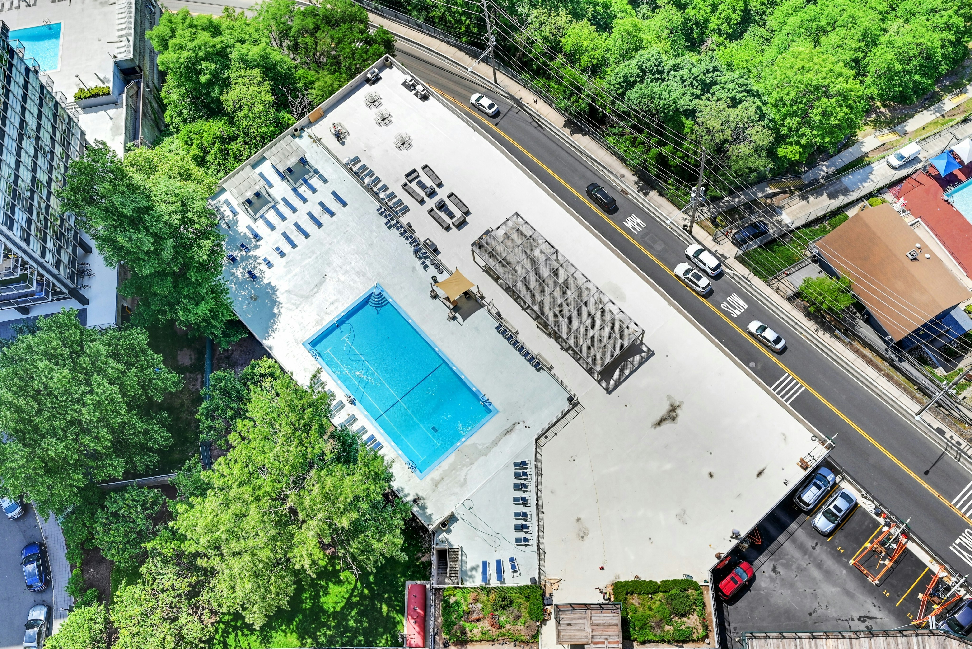 6040 Blvd East 31E