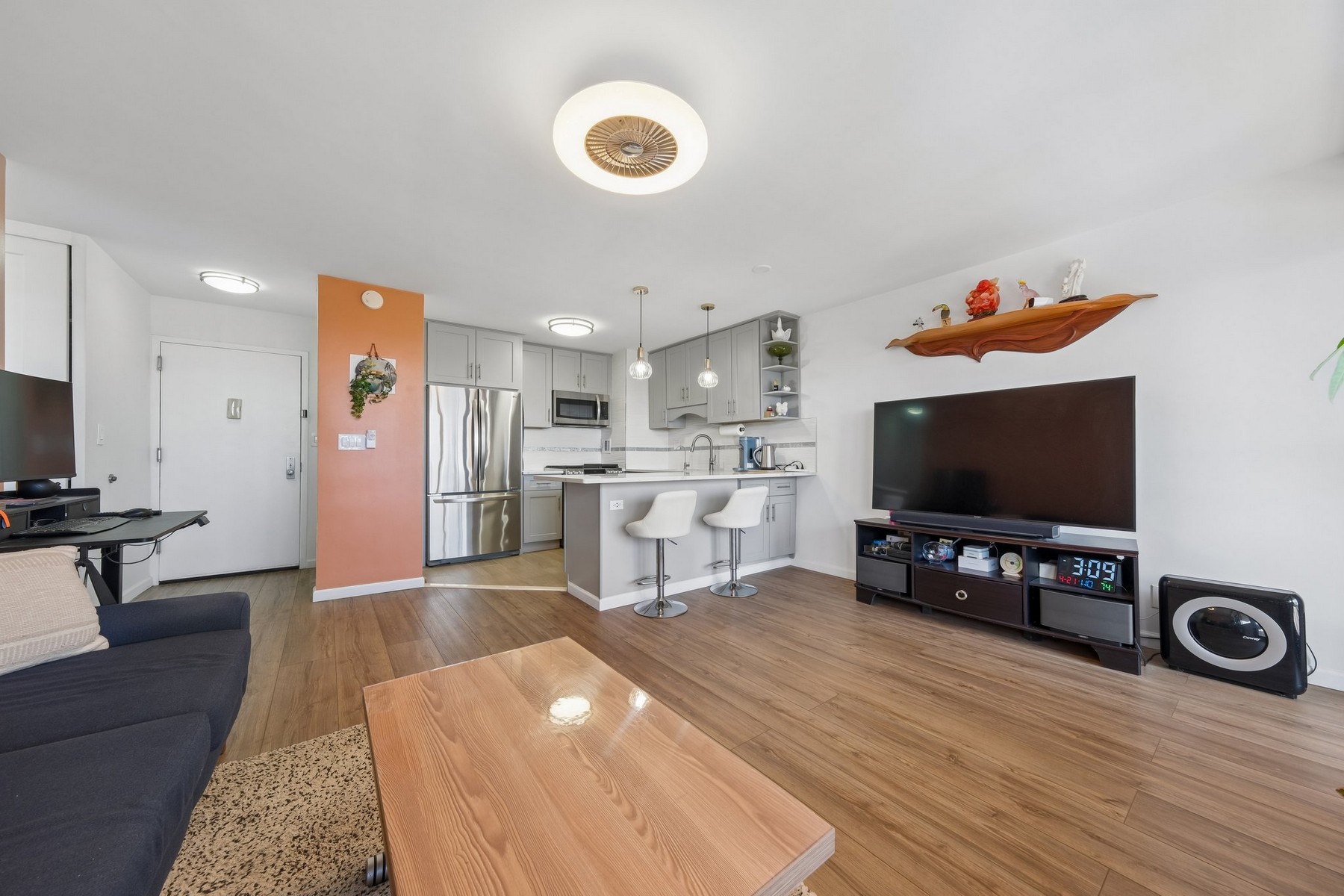 135 Montgomery St Unit# 18-
