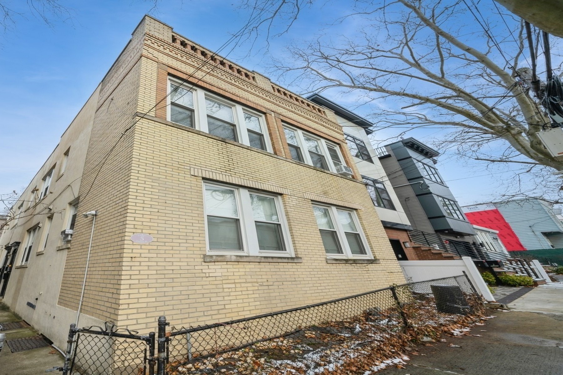 5 Lienau Place, unit 2F 