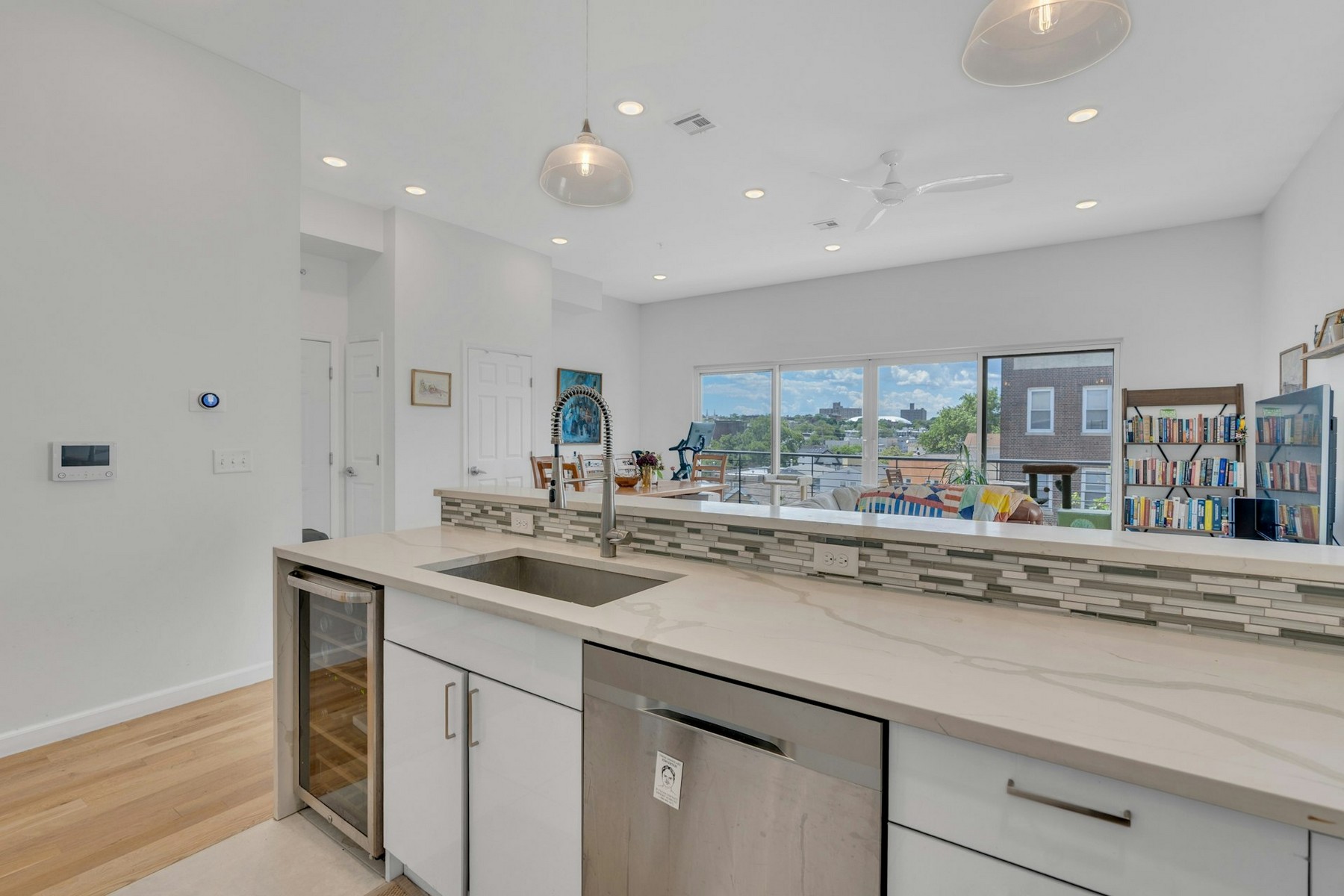 936 Pavonia Ave #4A 