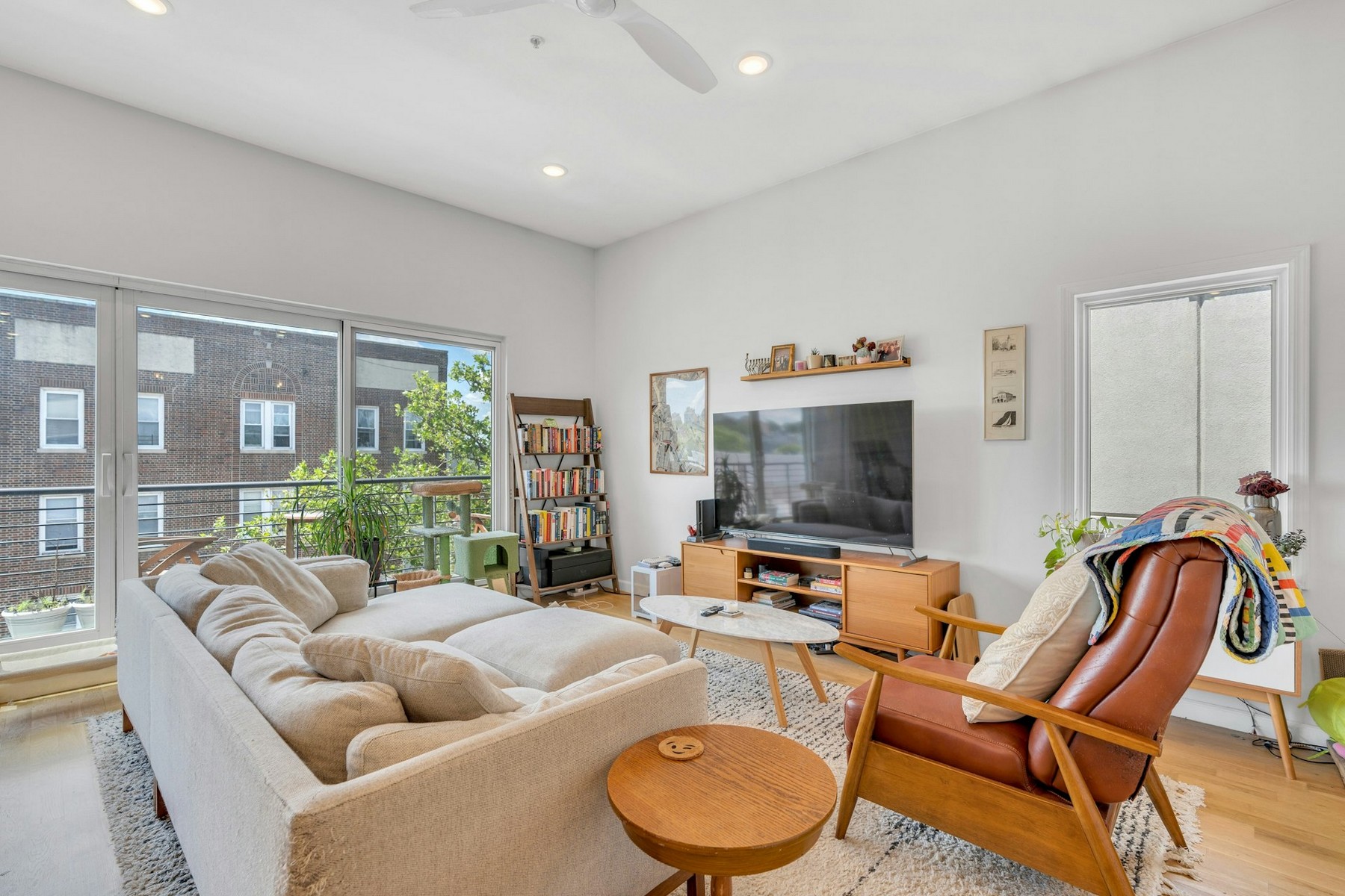 936 Pavonia Ave #4A 