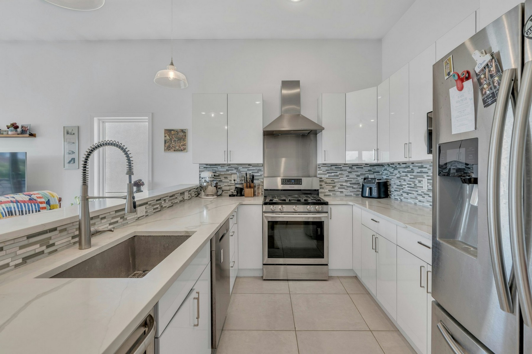 936 Pavonia Ave #4A 