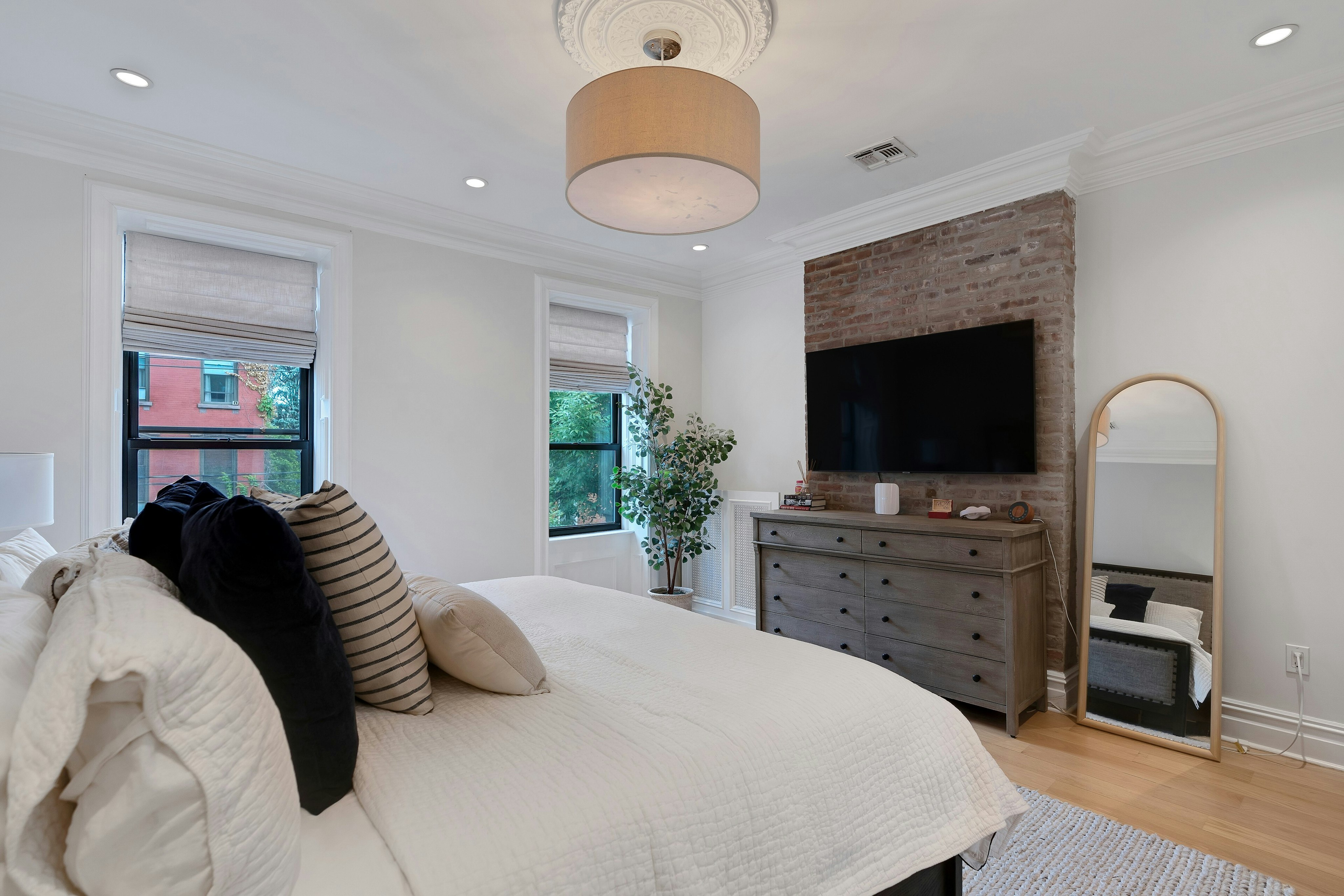 1008 Park Ave 