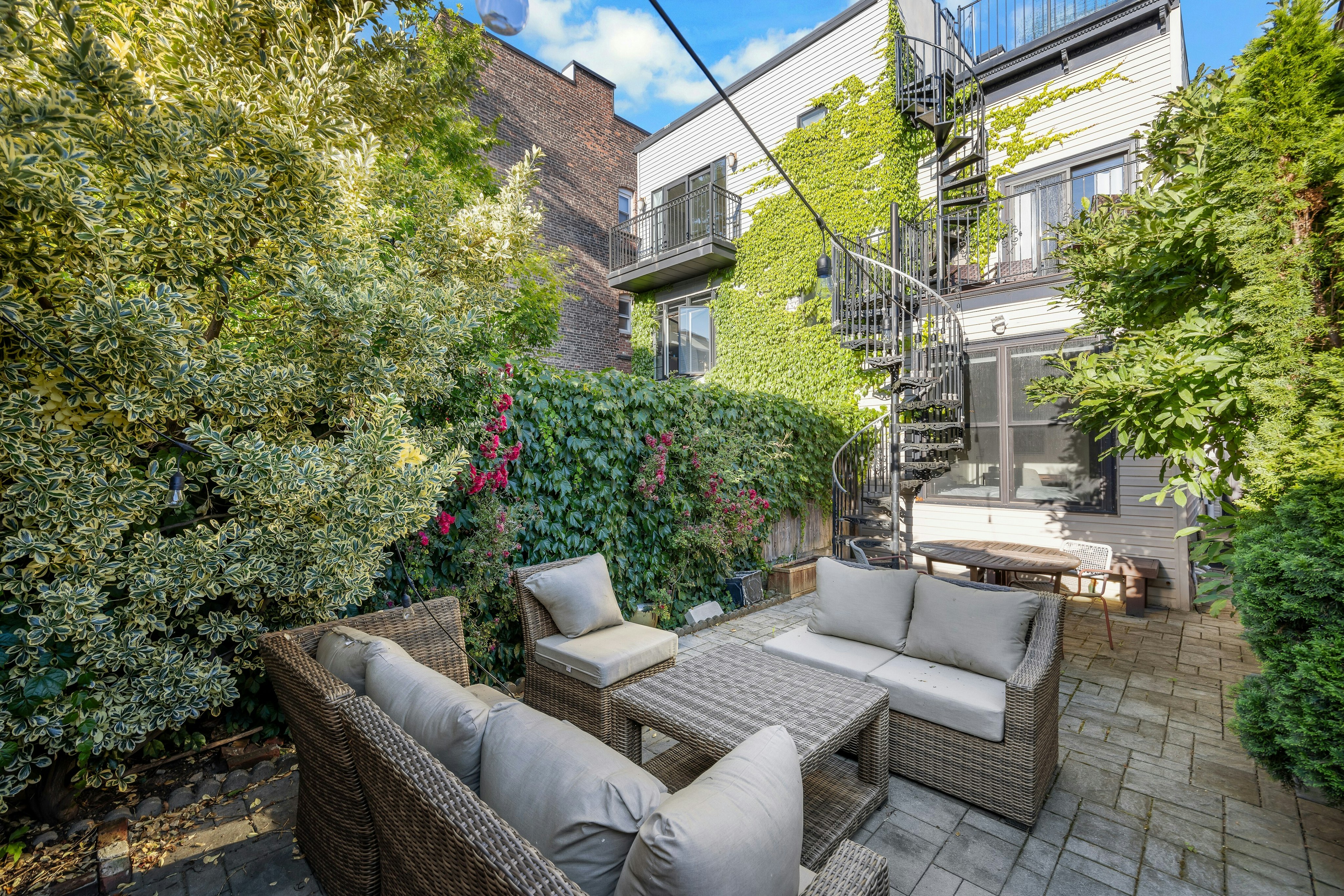 145 Webster Ave 