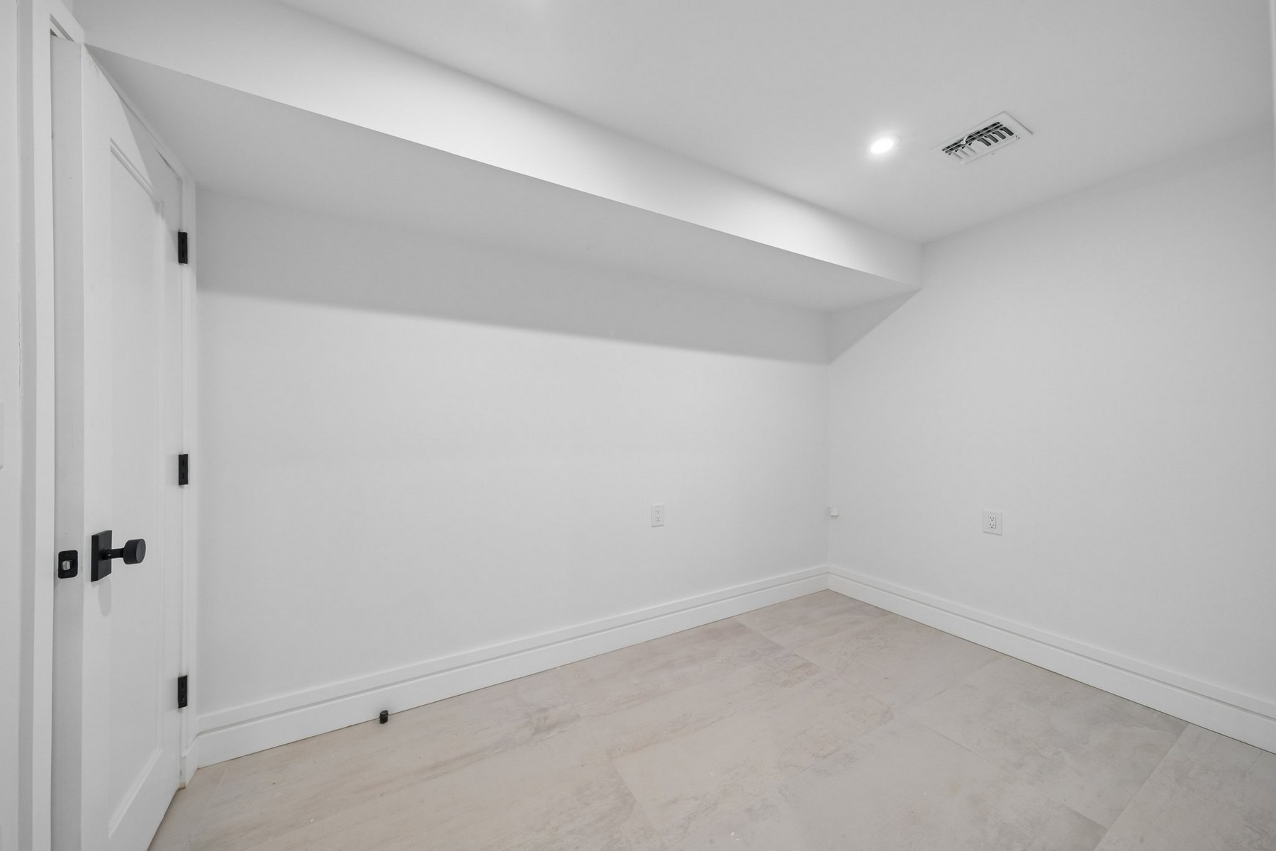 113 Lincoln Street, unit 1L 