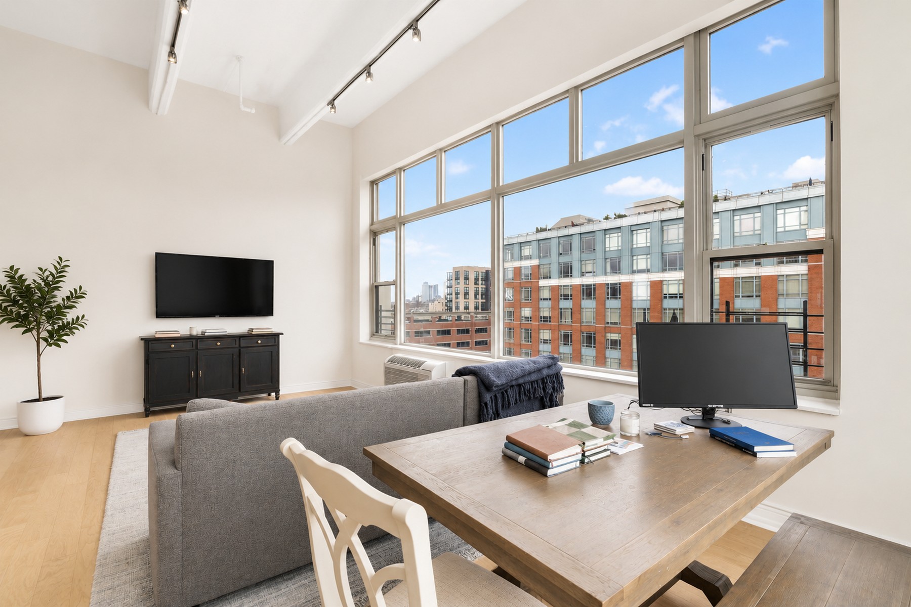 1500 Washington St.  #7E 