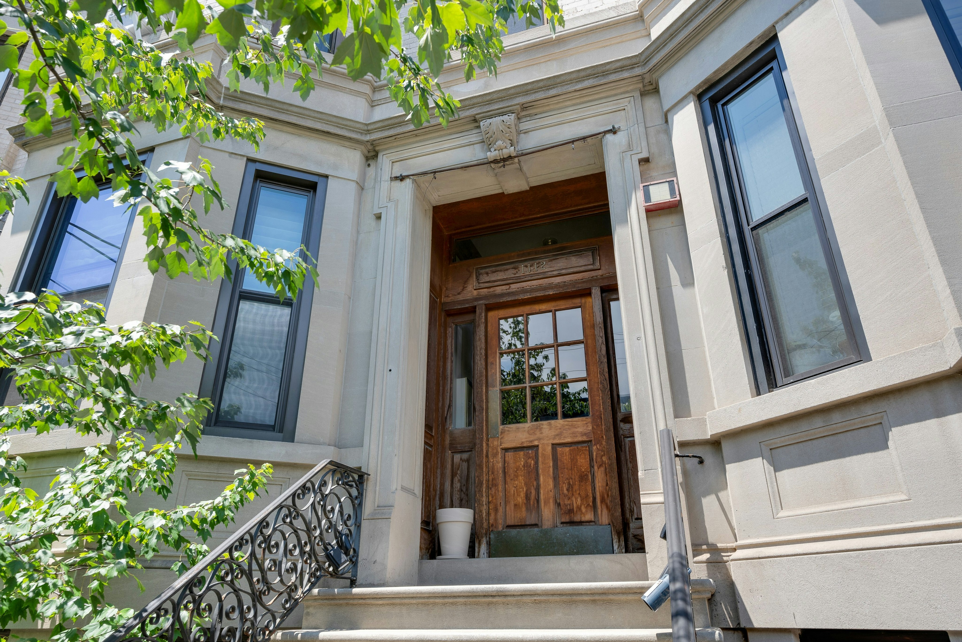 1112 Park Ave #2L 