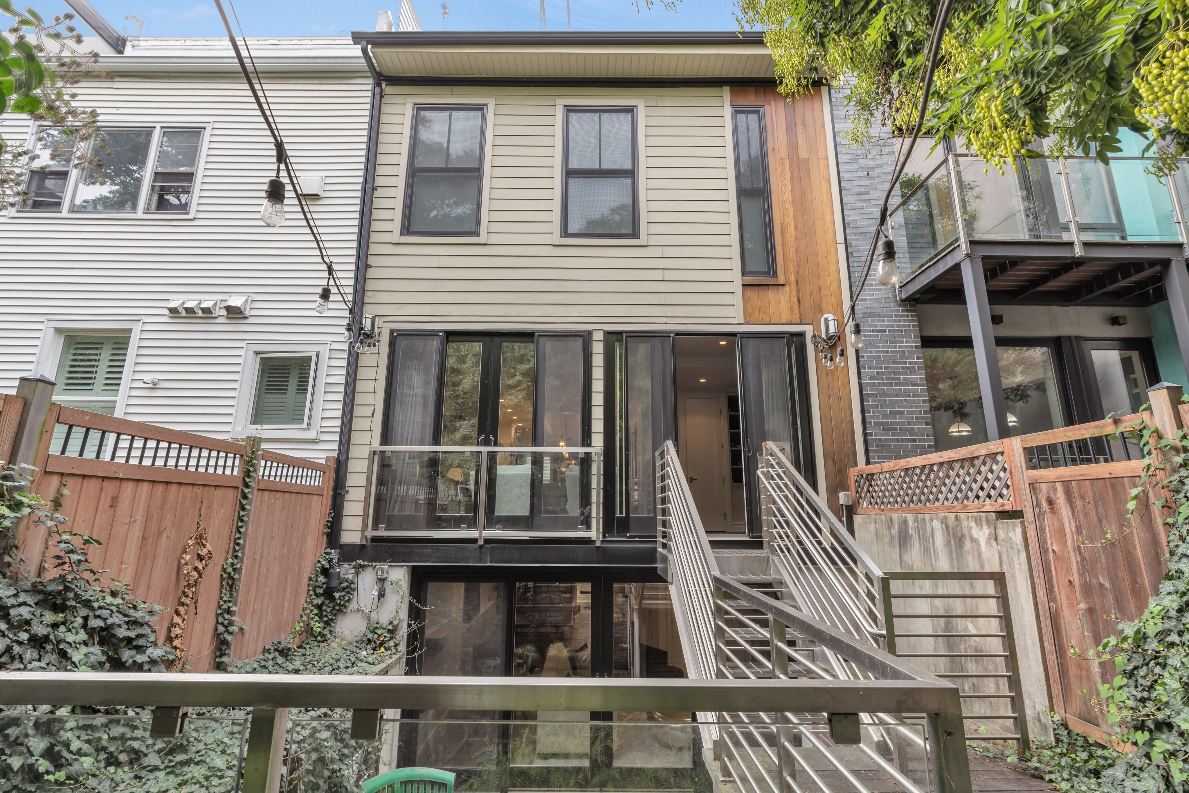 735 Bloomfield Street 