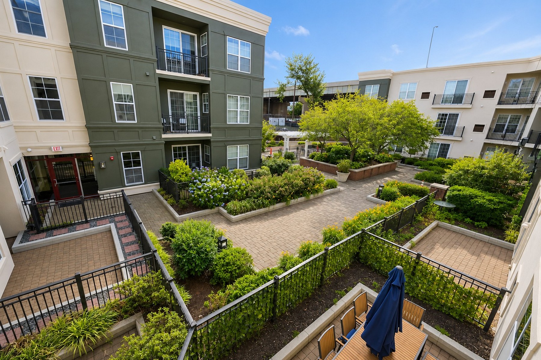 443 2nd Street Apt 302