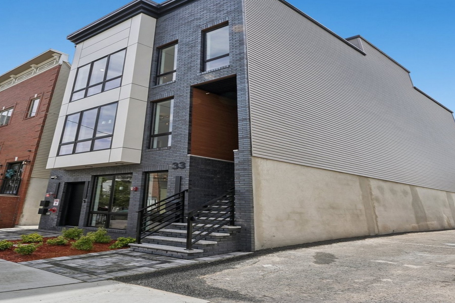 33 Bleecker St Unit# 3
