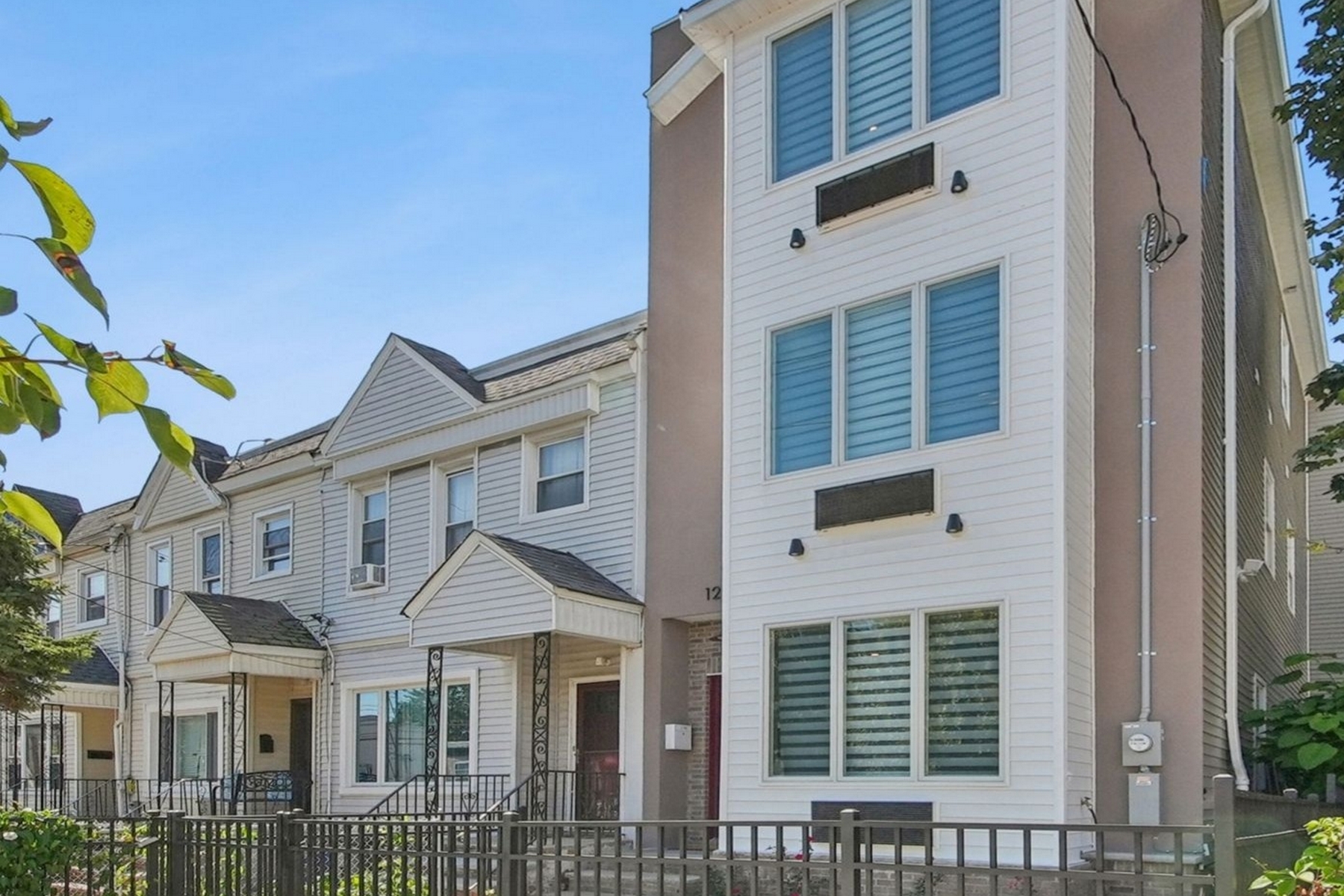 121A Clinton Ave 
