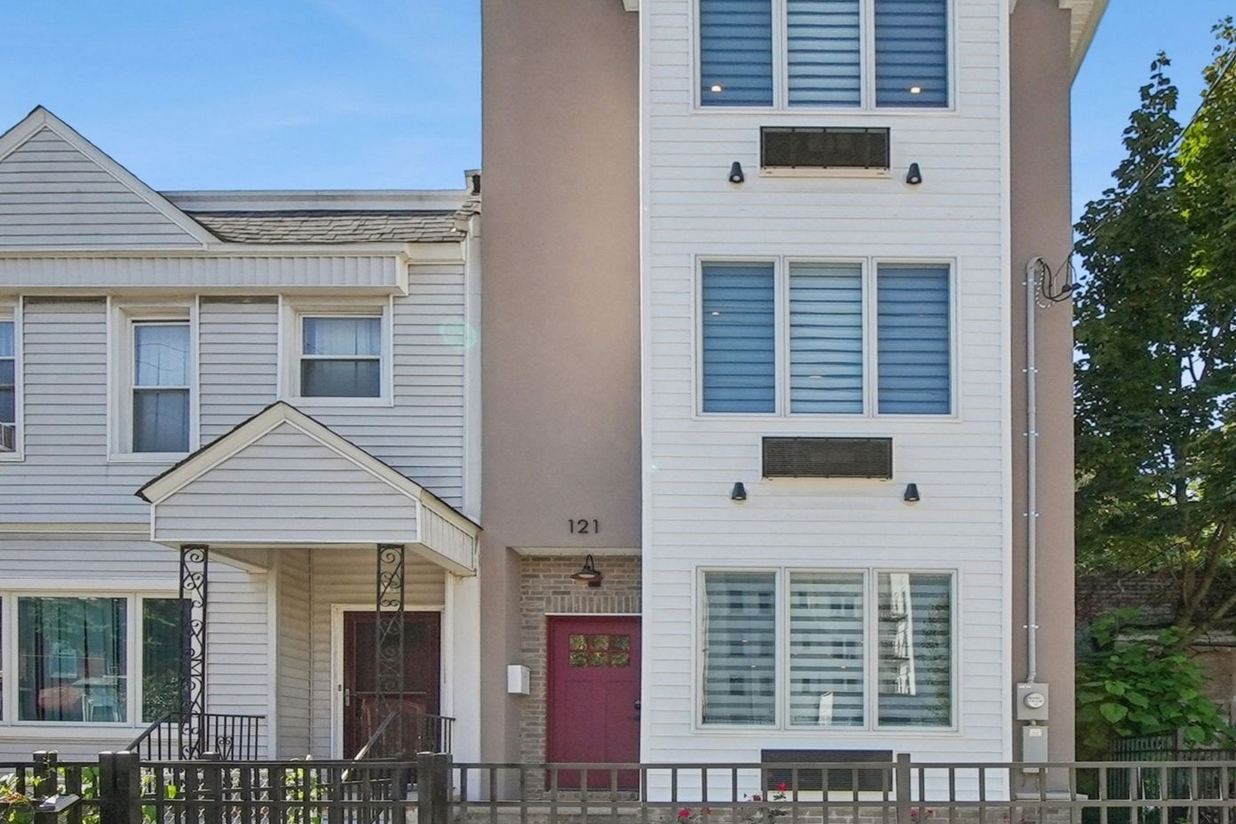 121A Clinton Ave 