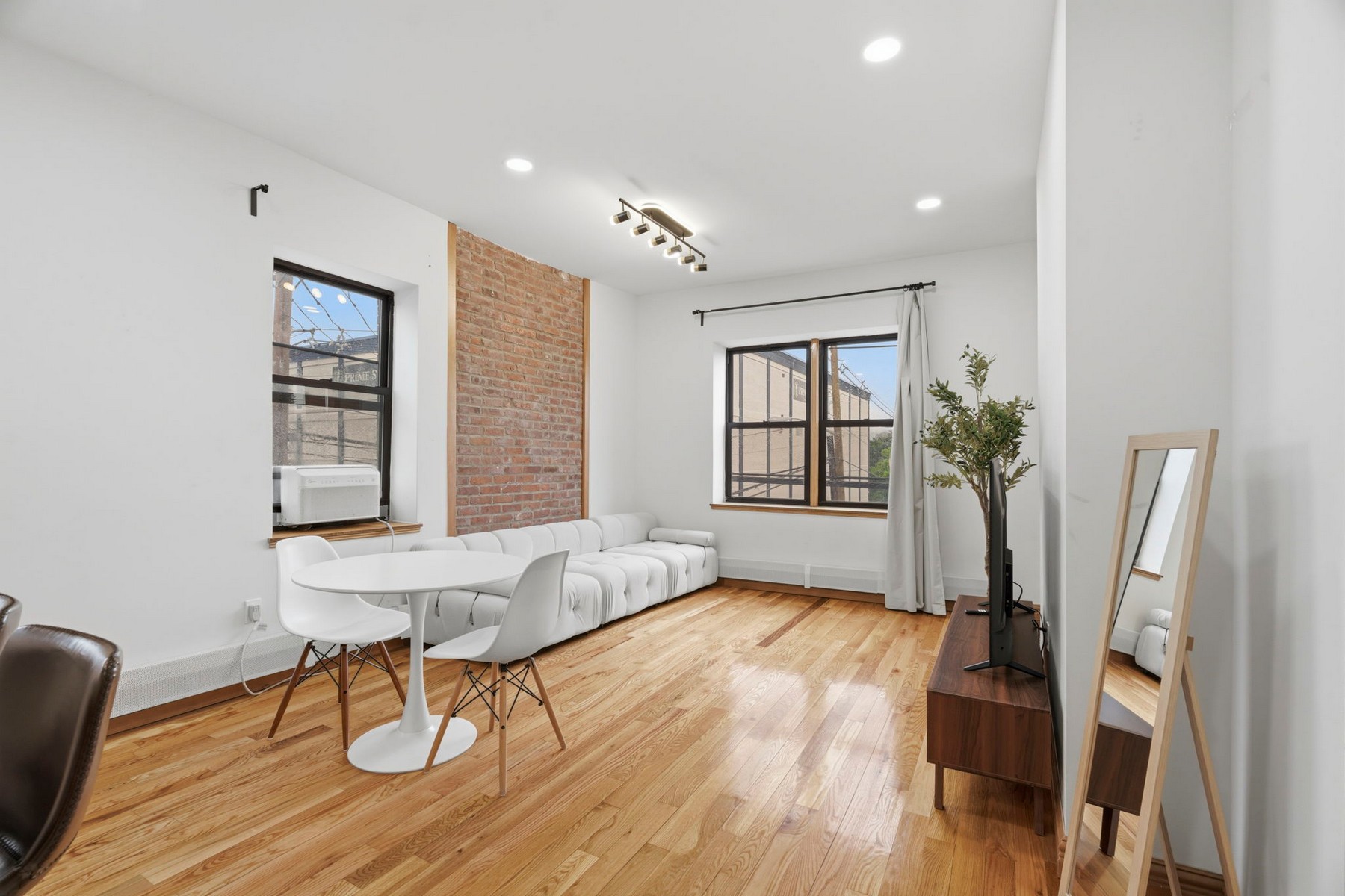 25 High St Unit# 3
