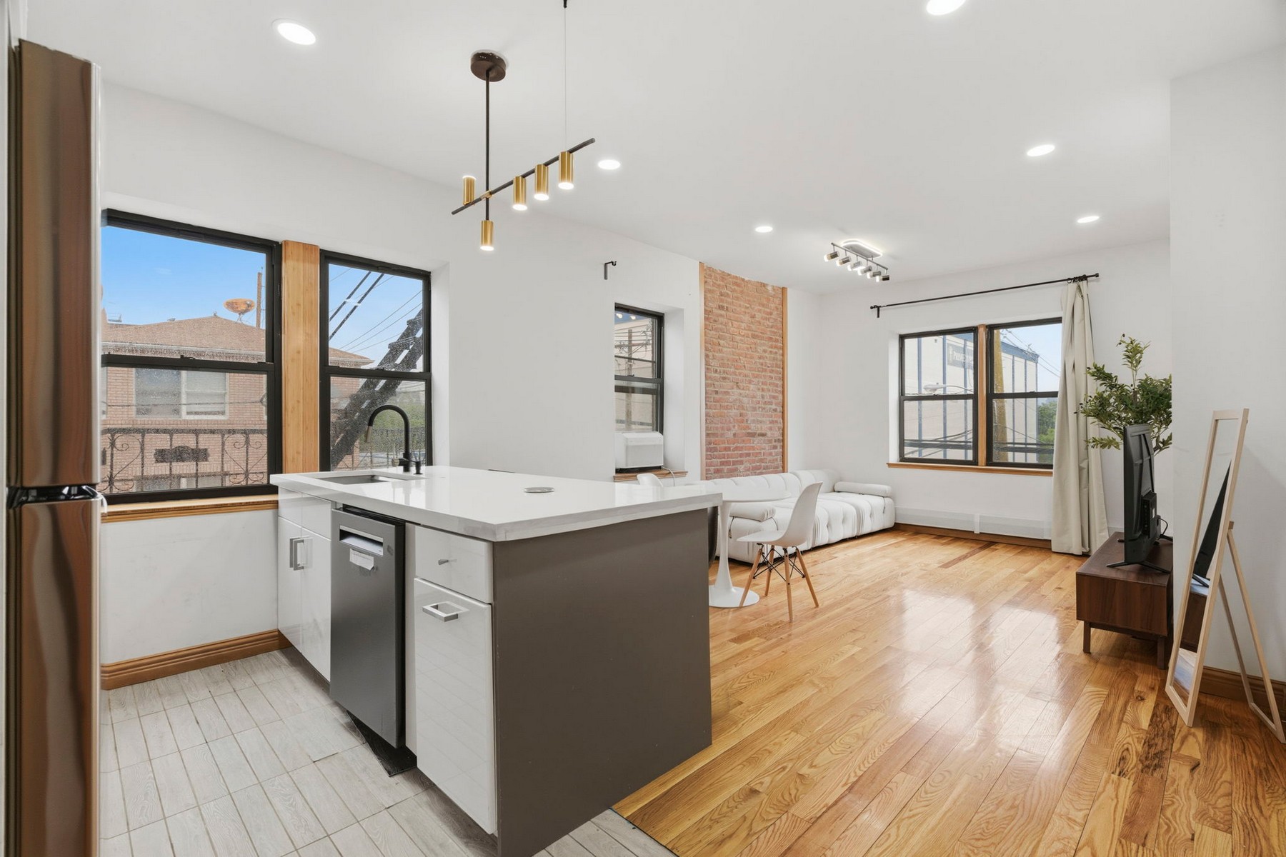 25 High St Unit# 3