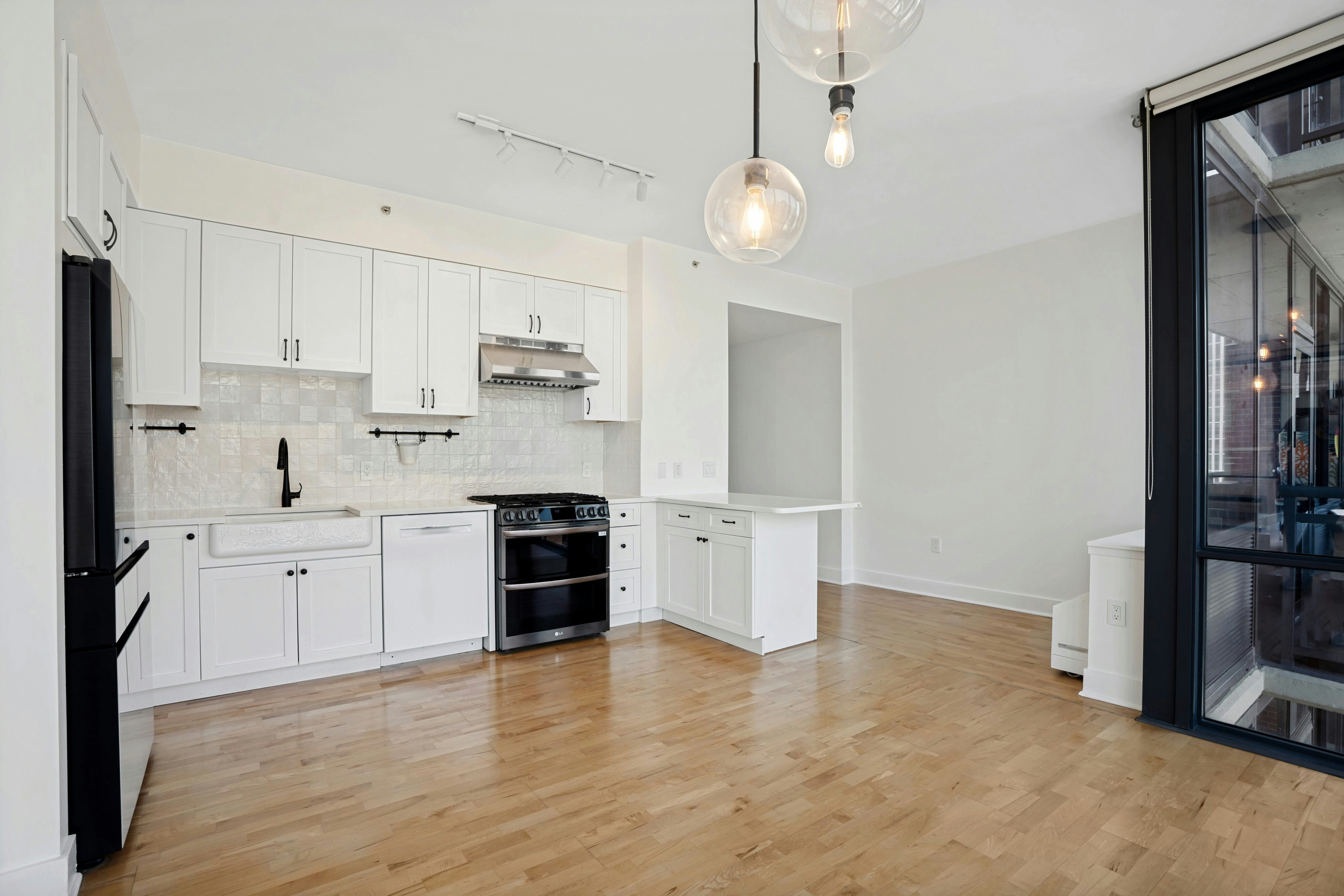 389 Washington Street Unit 33E