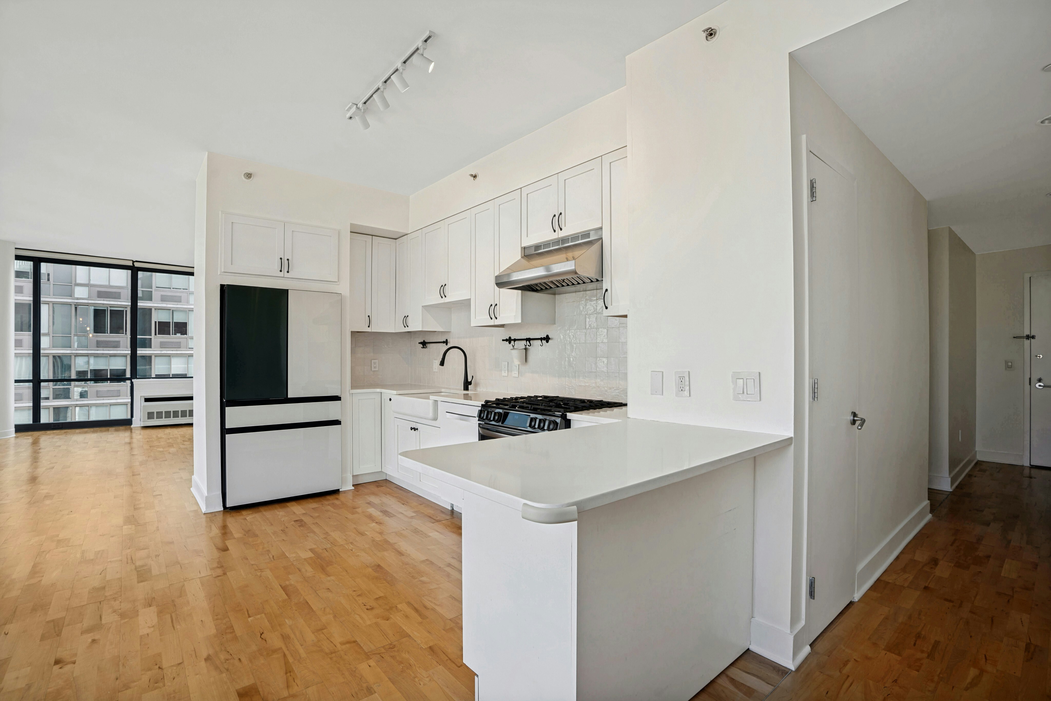 389 Washington Street Unit 33E