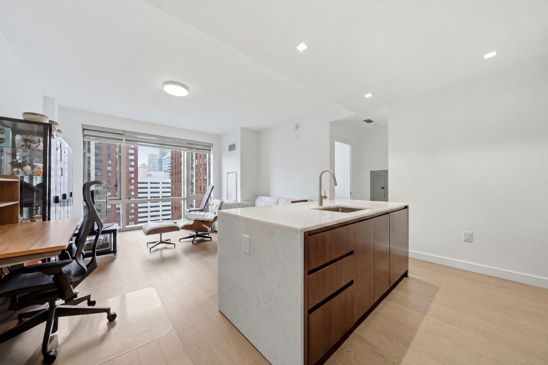 75 Park Lane South Unit# 1611