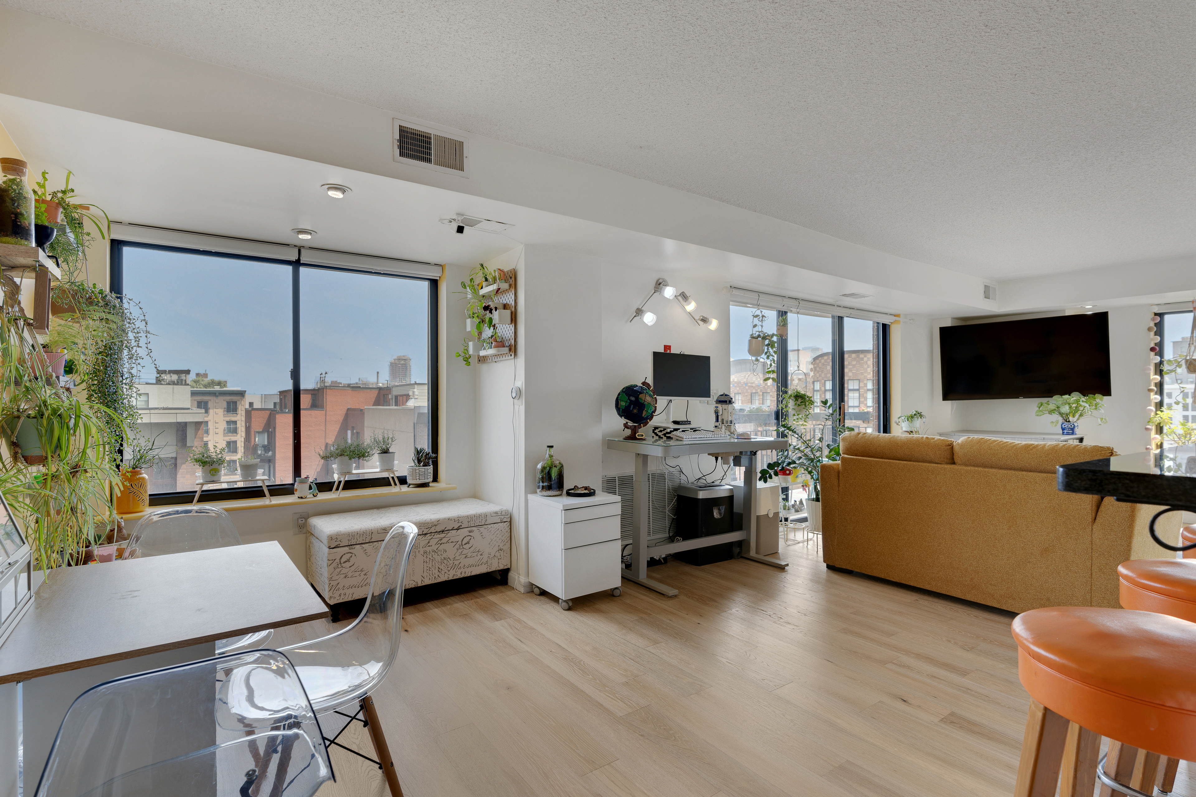 700 1st St. #6H 