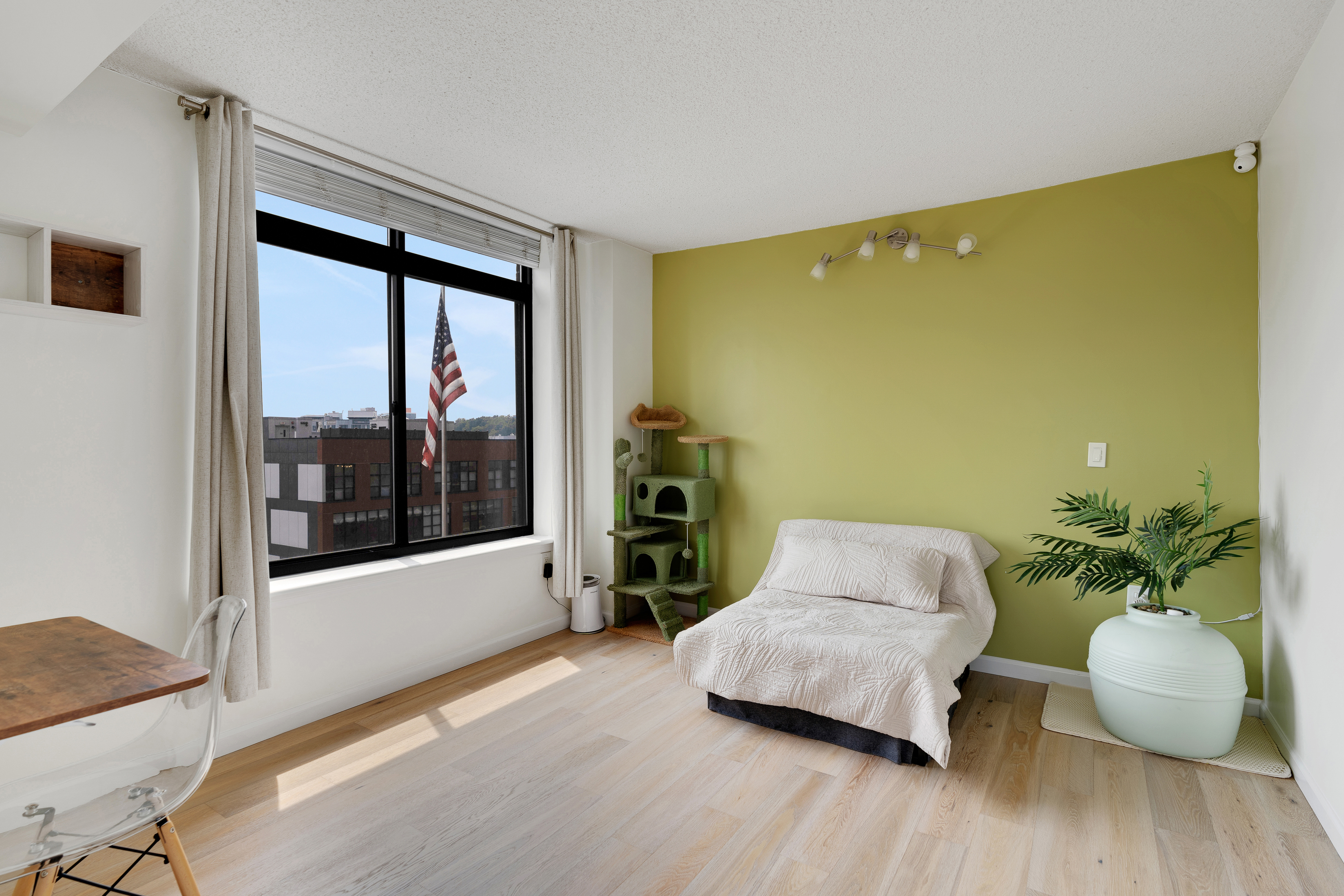 700 1st St. #6H 