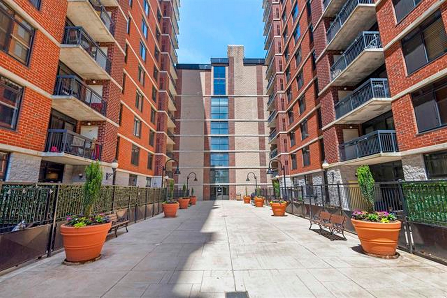 700 1st St. #6H 