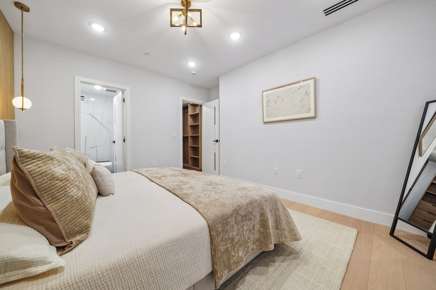 33 Bleecker St Unit# 1