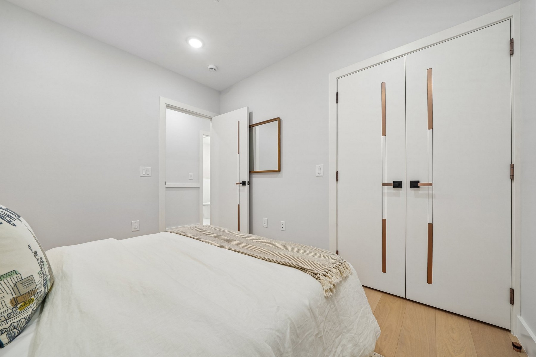 33 Bleecker St Unit# 1