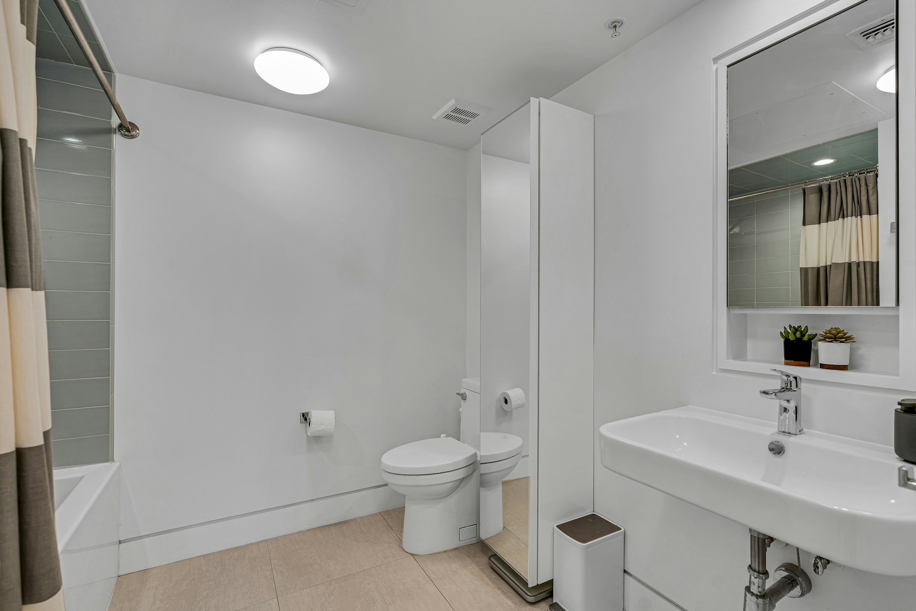 415 Monmouth St Unit# 1