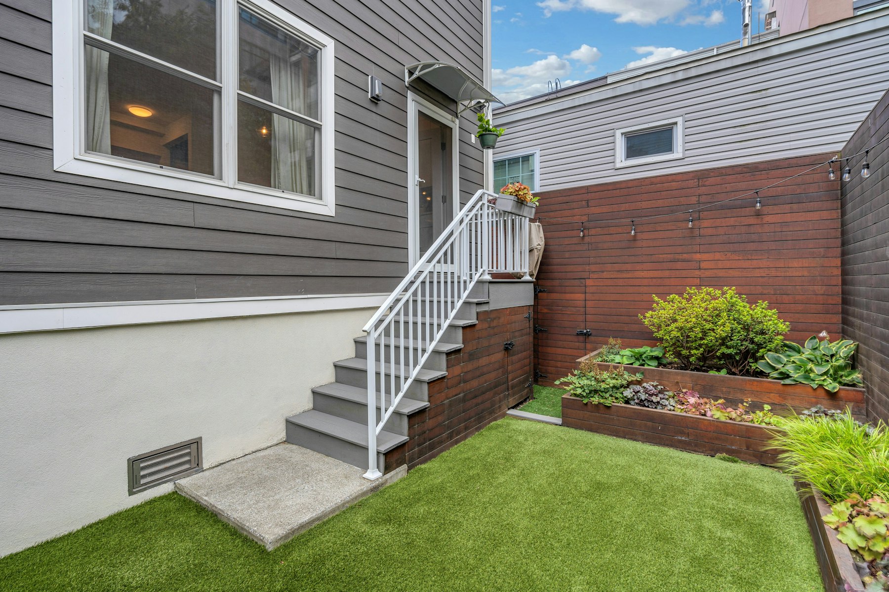 415 Monmouth St Unit# 1