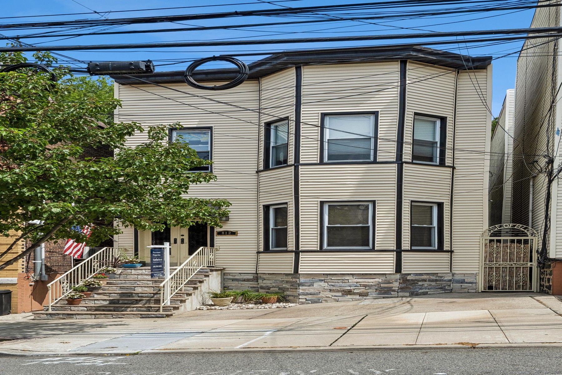 812 18th Street 