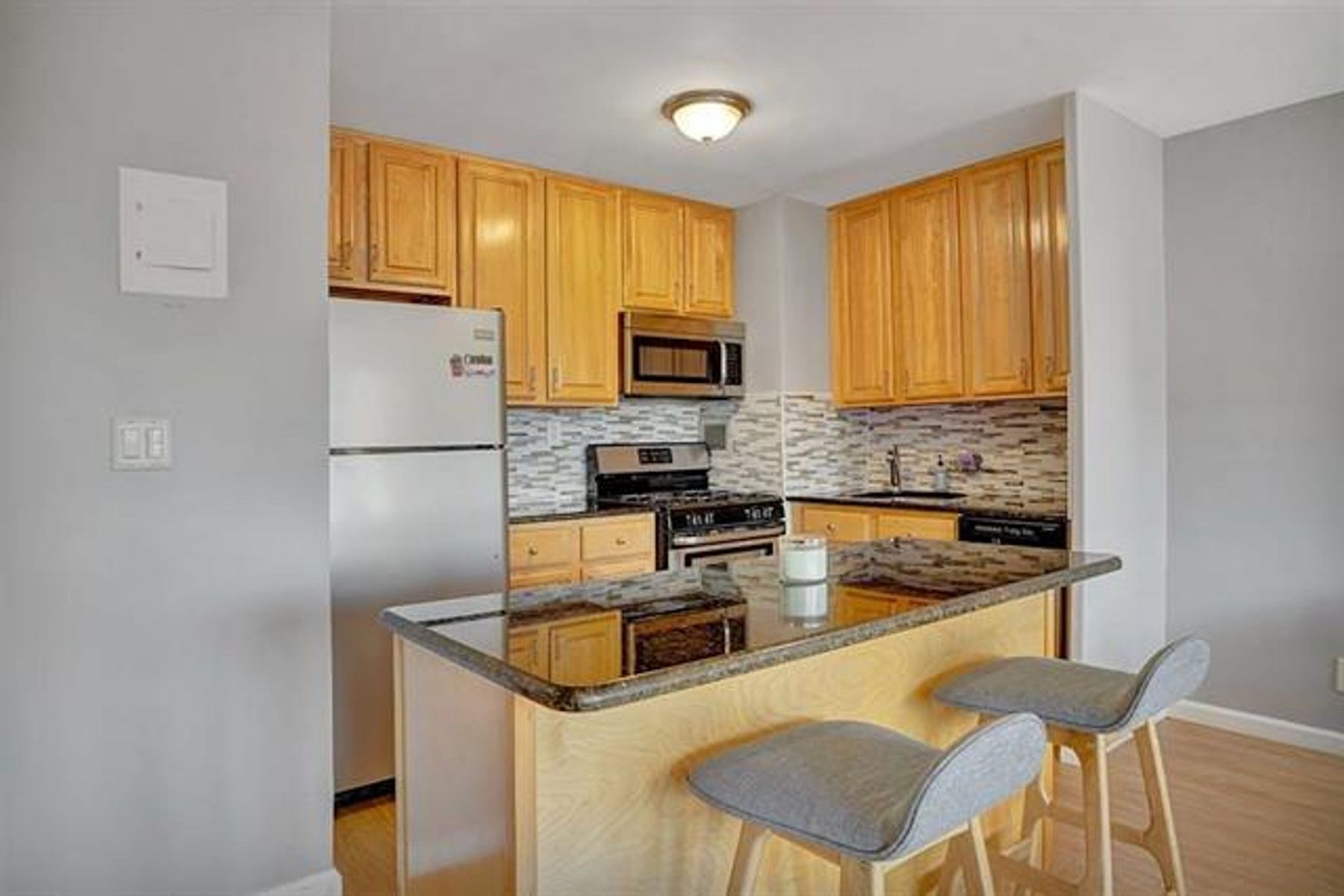 135 Montgomery Street Unit 8-E