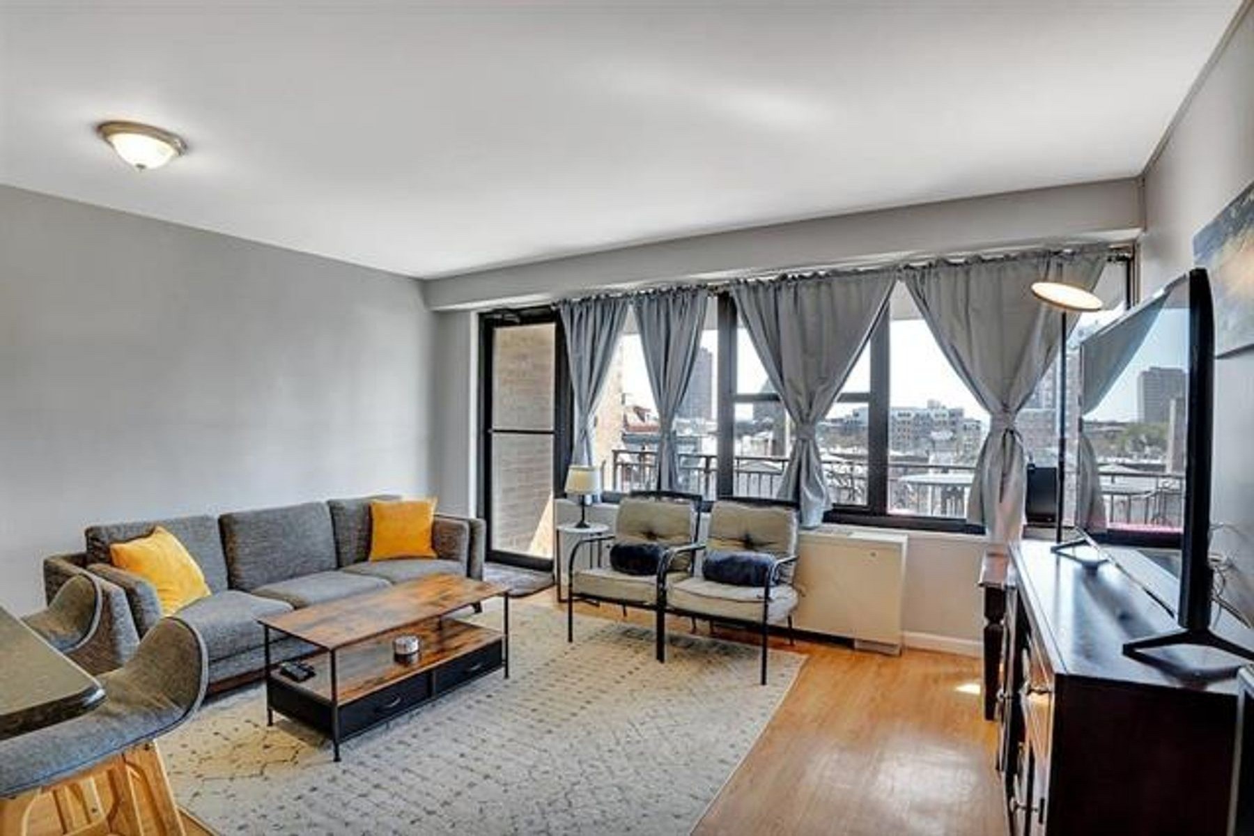 135 Montgomery Street Unit 8-E