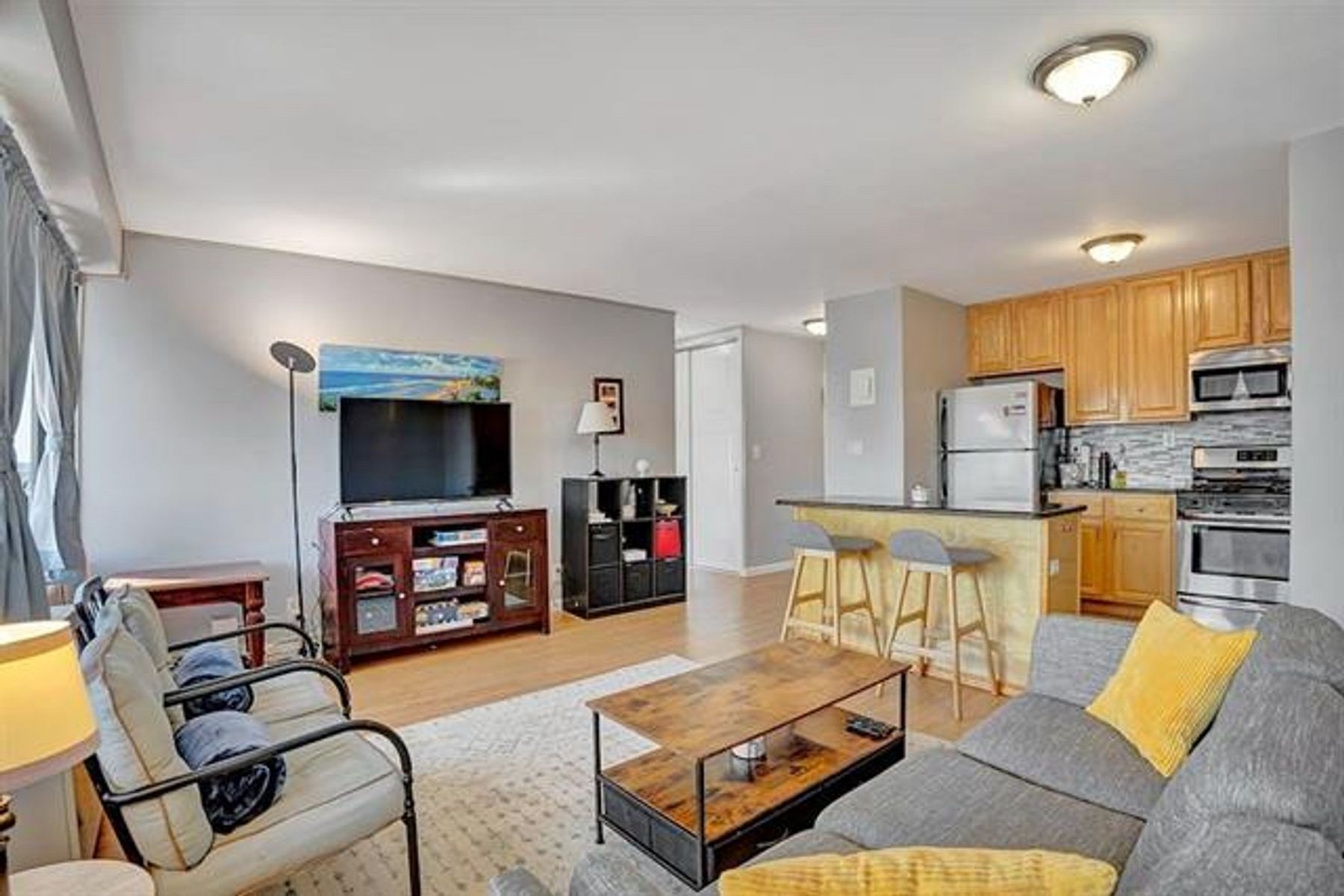 135 Montgomery Street Unit 8-E