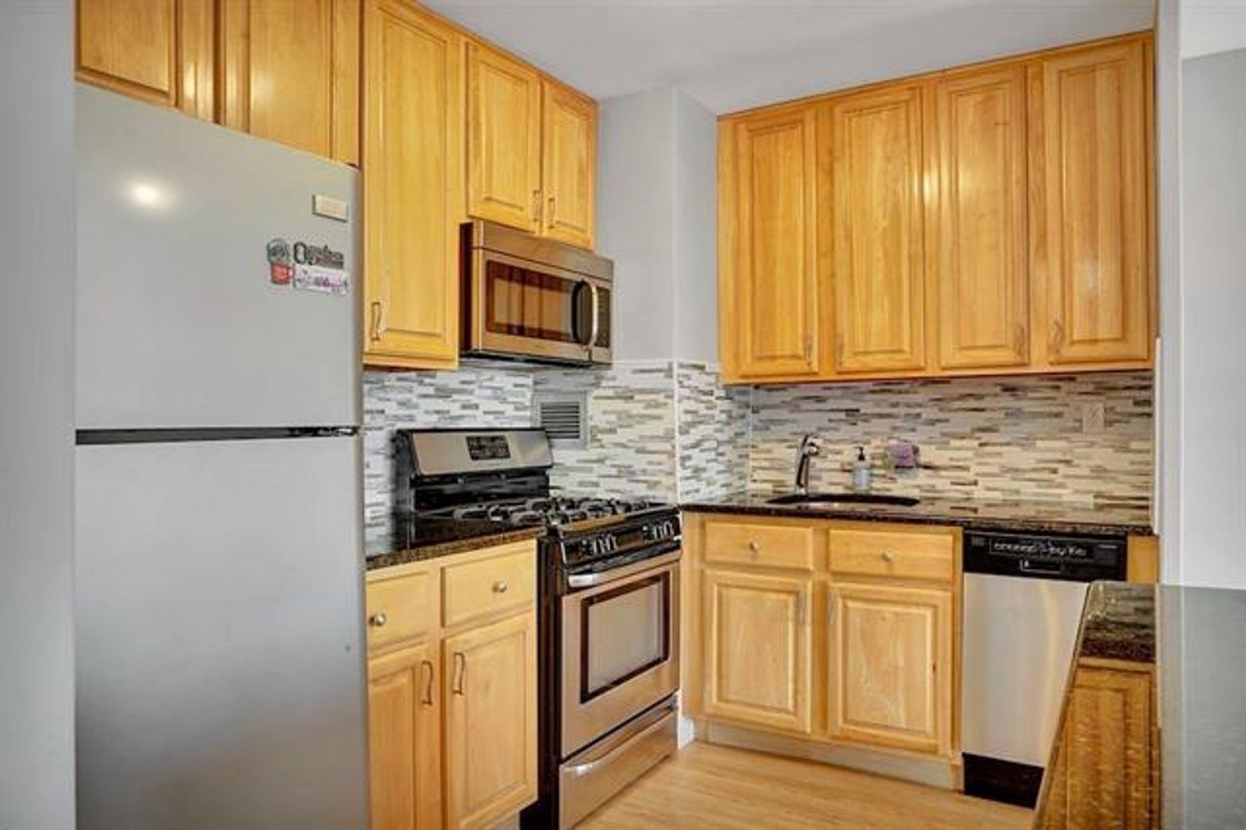 135 Montgomery Street Unit 8-E